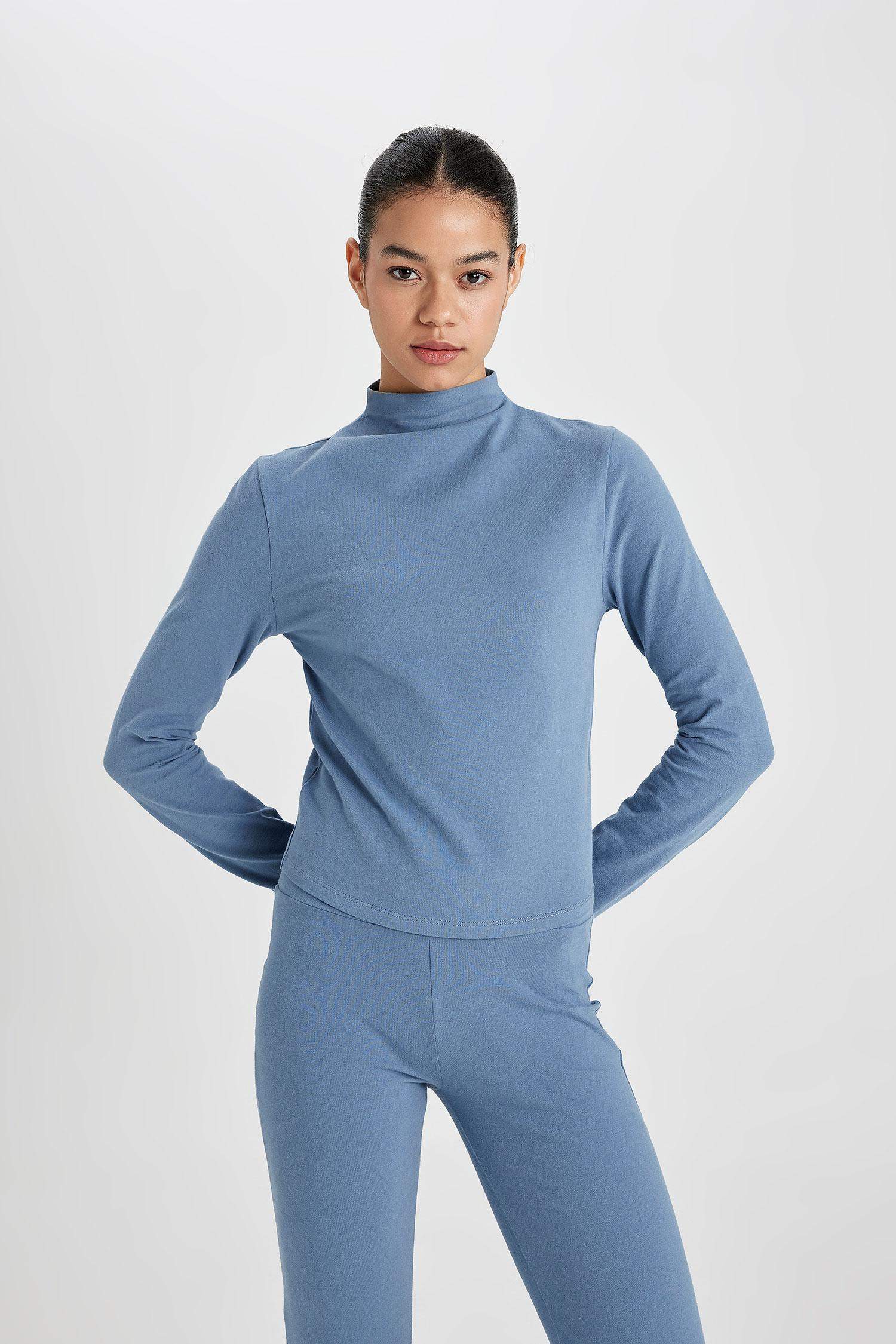 Slim Fit Dar Kesim Dik Yaka Sporcu Uzun Kollu Tişört