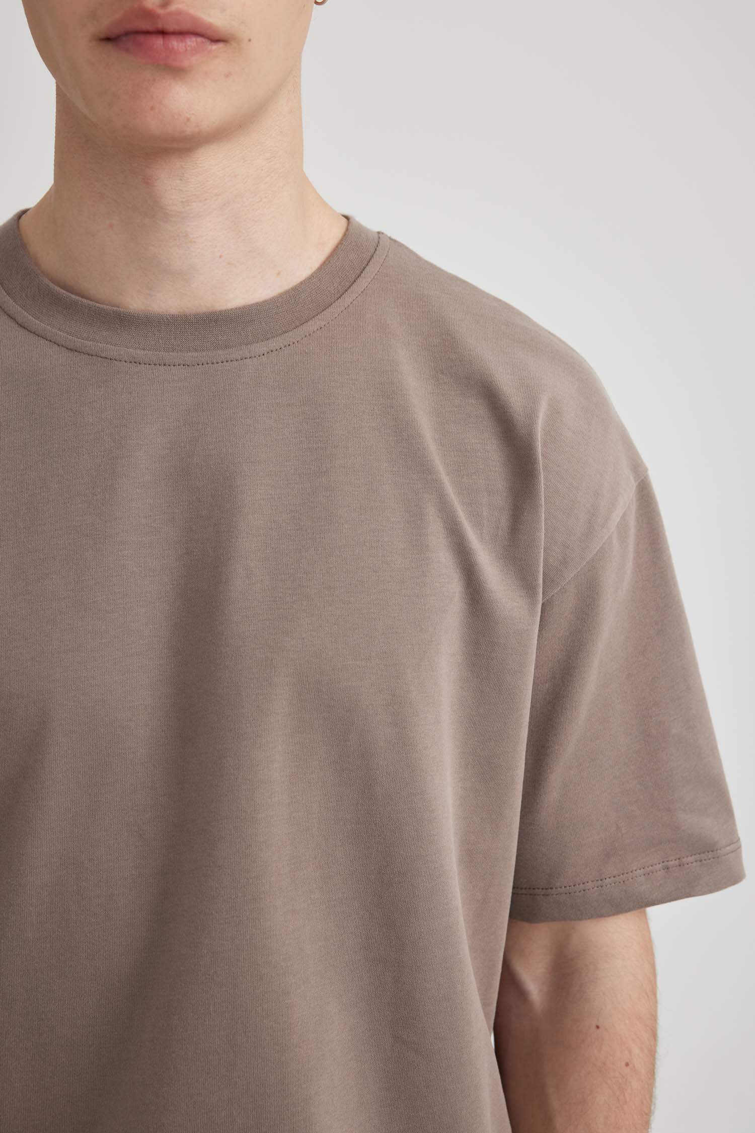 Boxy Fit Crew Neck Short Sleeve T-Shirt