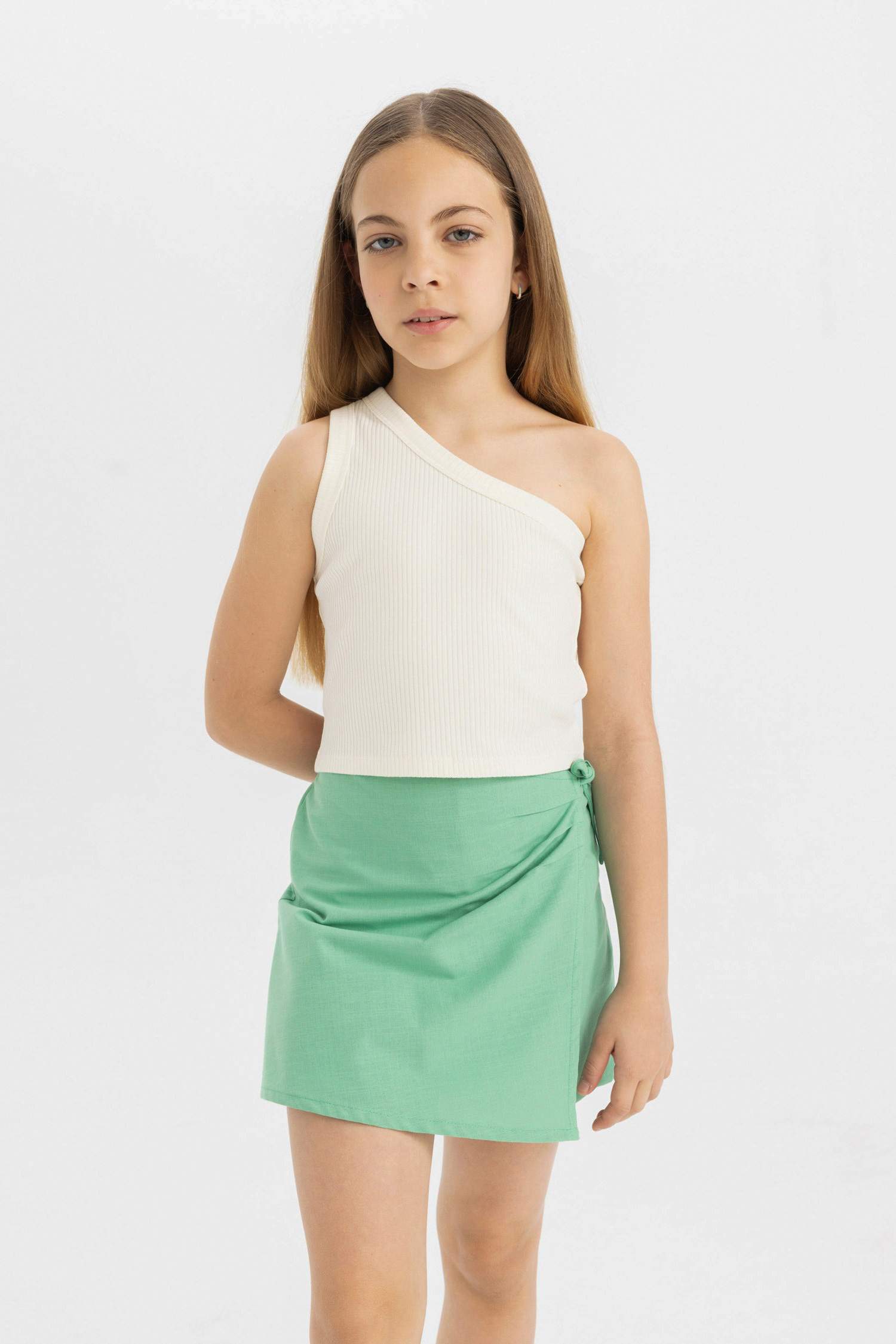 فانيلة بناتي سليم فيت بكتف واحد