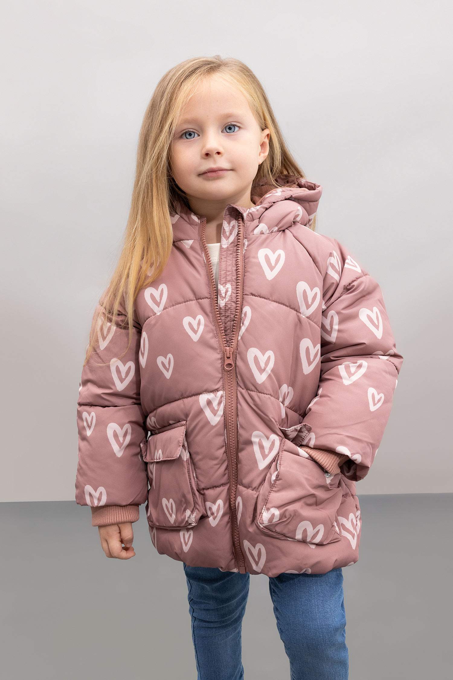 Kız Bebek Kapüşonlu Kalp Desenli Su Geçirmez Cep İçi Polarlı Şişme Mont