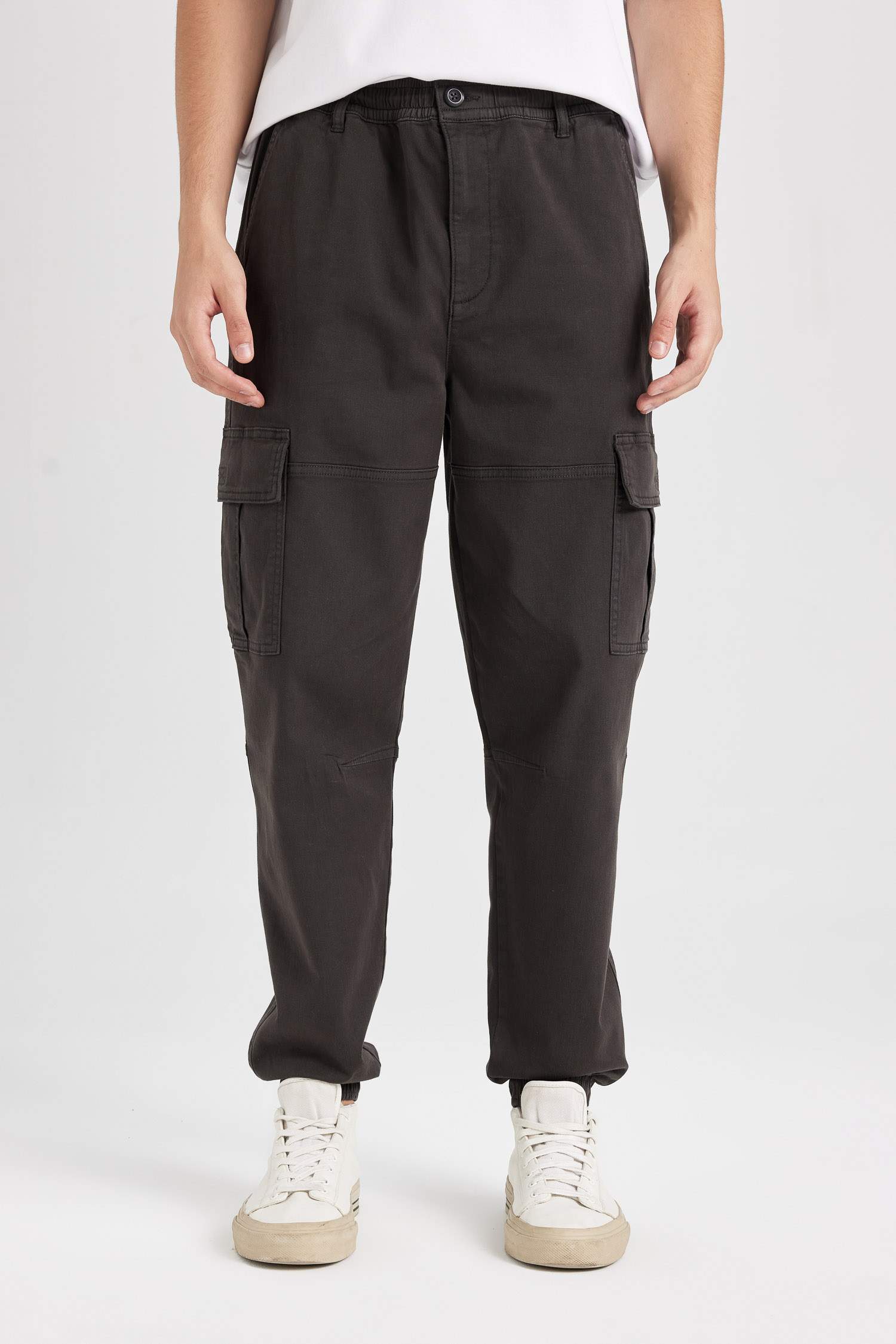Regular Fit Jogger Cargo Pants