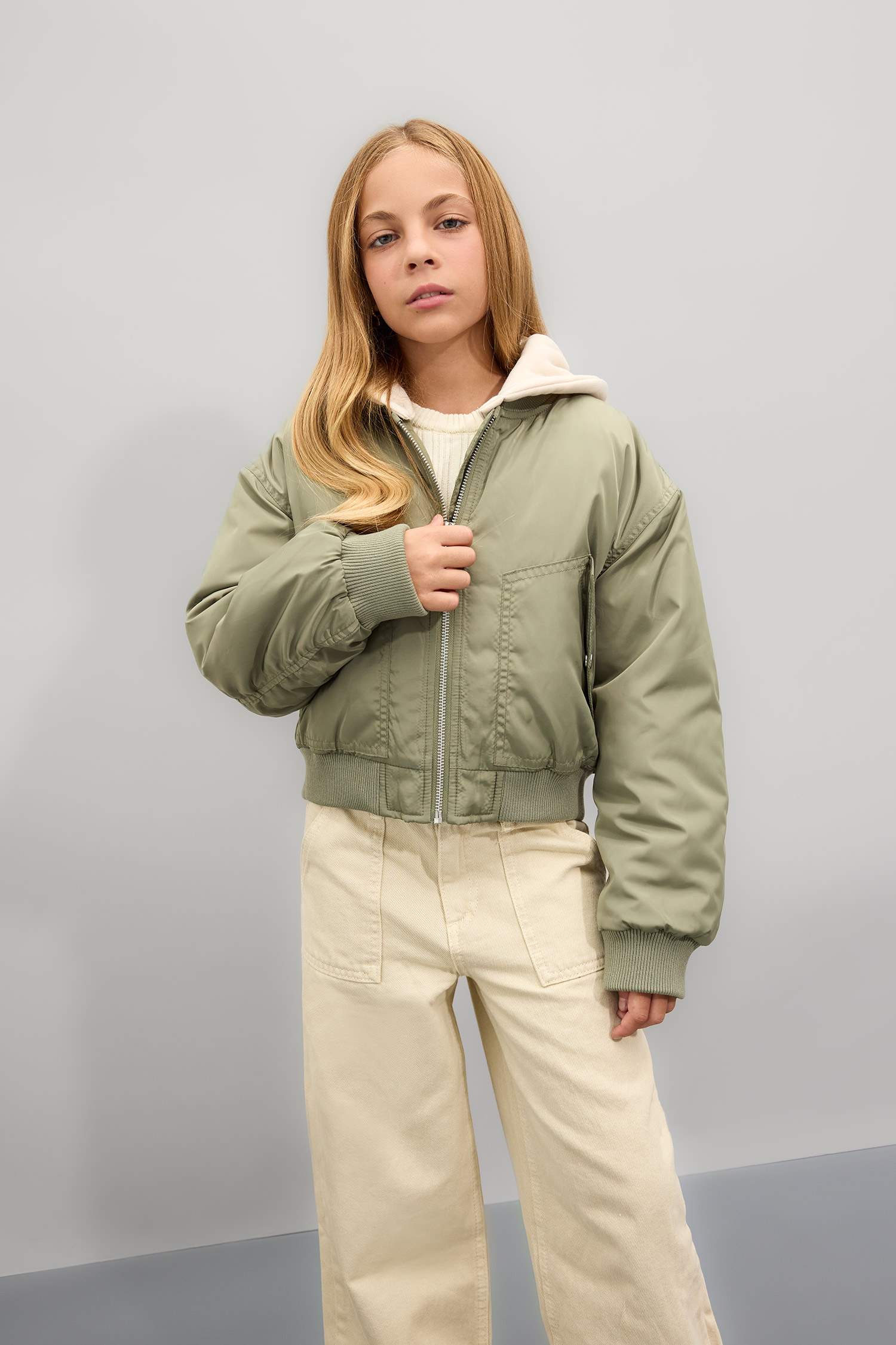 Kız Çocuk Çıkarılabilir Kapüşonlu Ribana Kollu Çıtçıtlı Cepli Bomber Mont