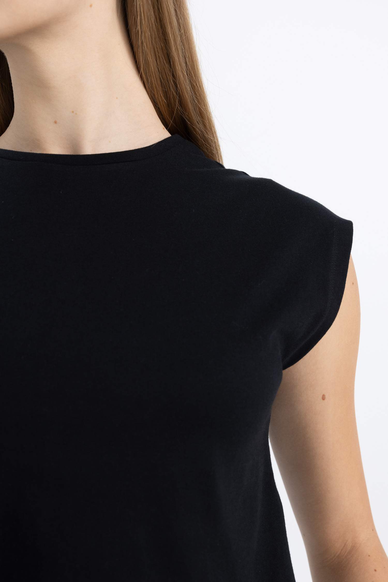 Cool Loose Fit Sleeveless T-Shirt