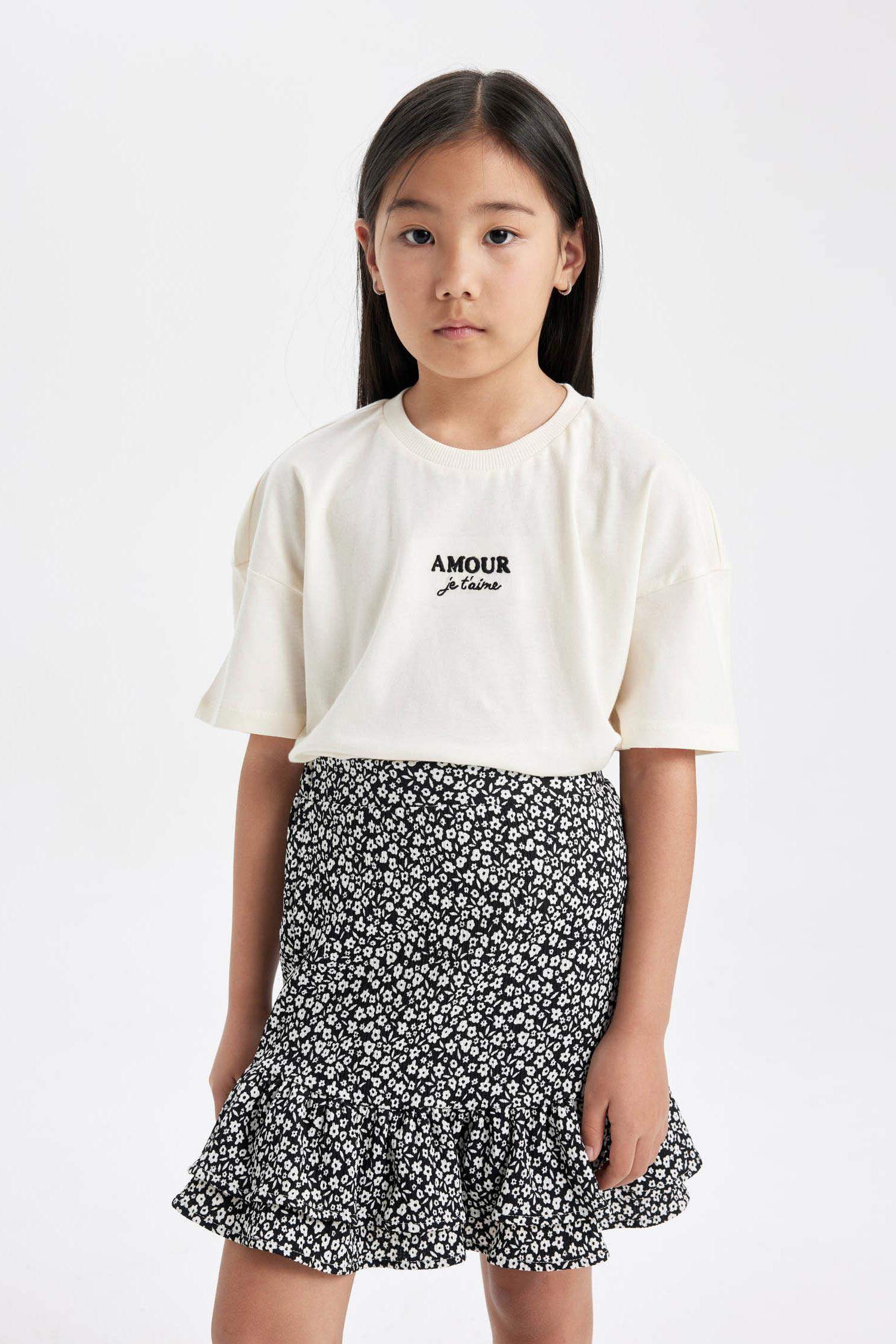 سيت بناتي تيشيرت وتنورة - قطعتين