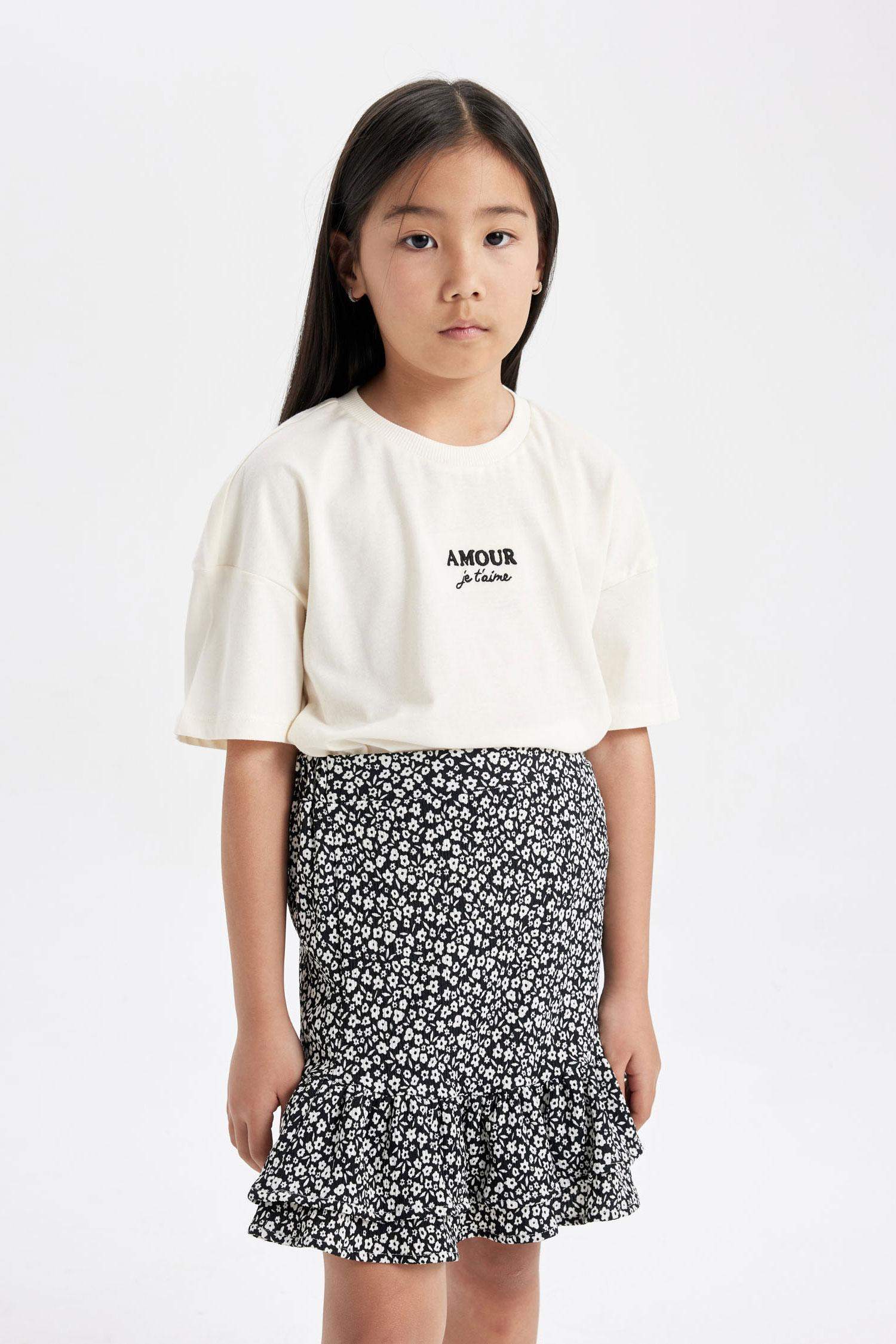 سيت بناتي تيشيرت وتنورة - قطعتين