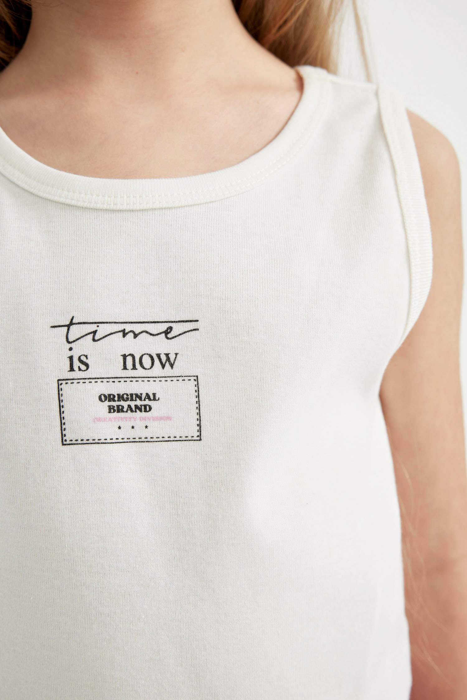 سيت بناتي شورت تيشيرت - قطعتين