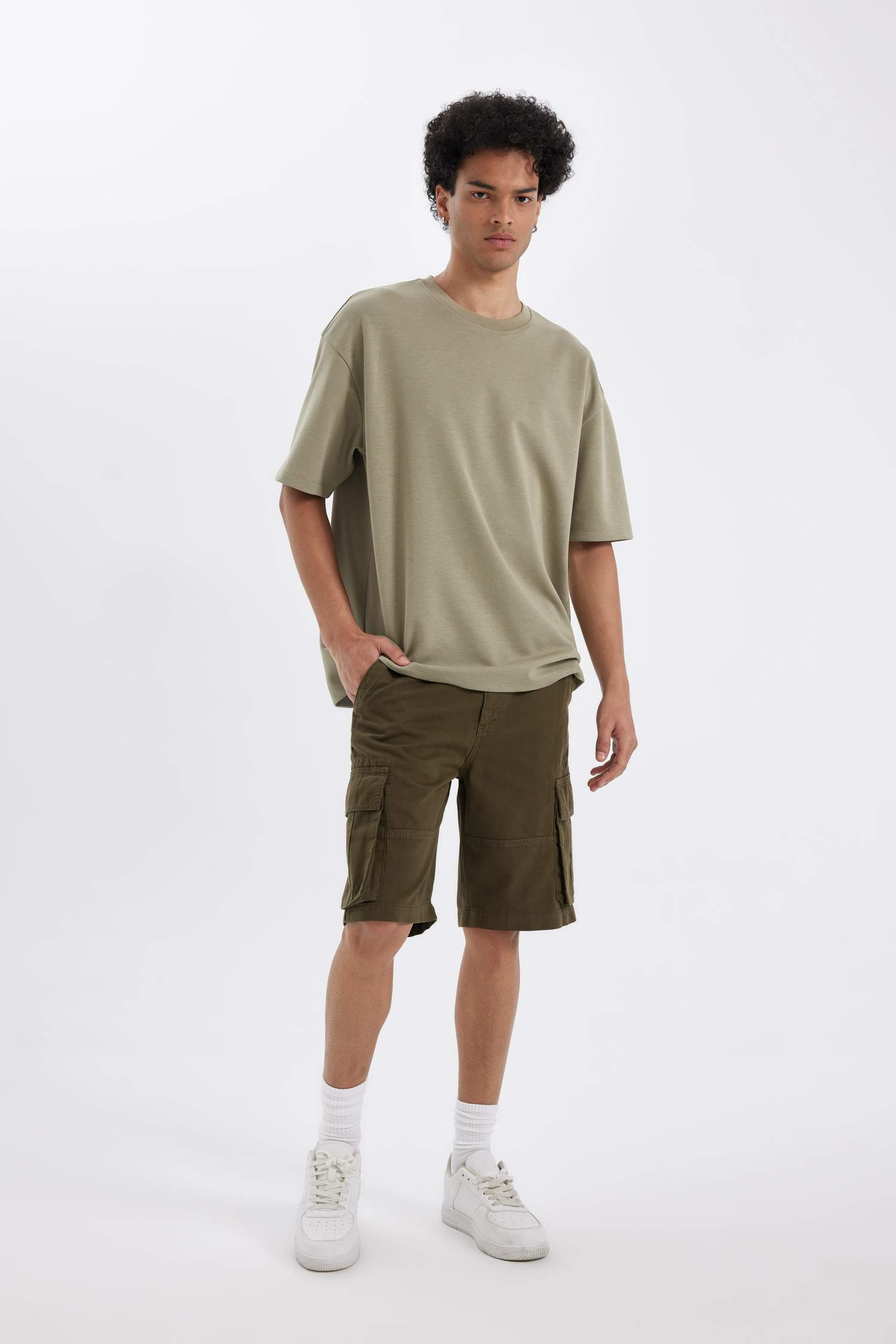 %100 Pamuk Relax Fit Düz Paça Gabardin Kargo Bermuda Şort