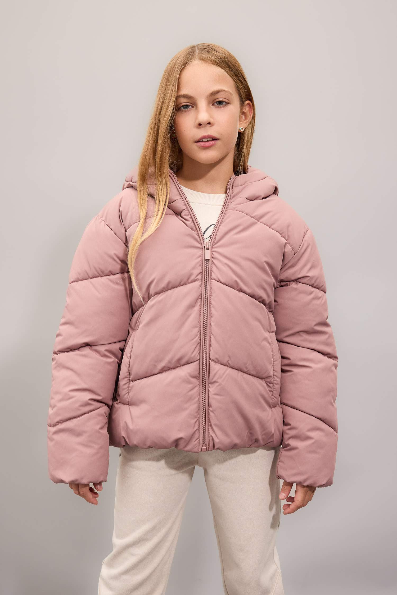 Қыздарға бас киімді Пальто