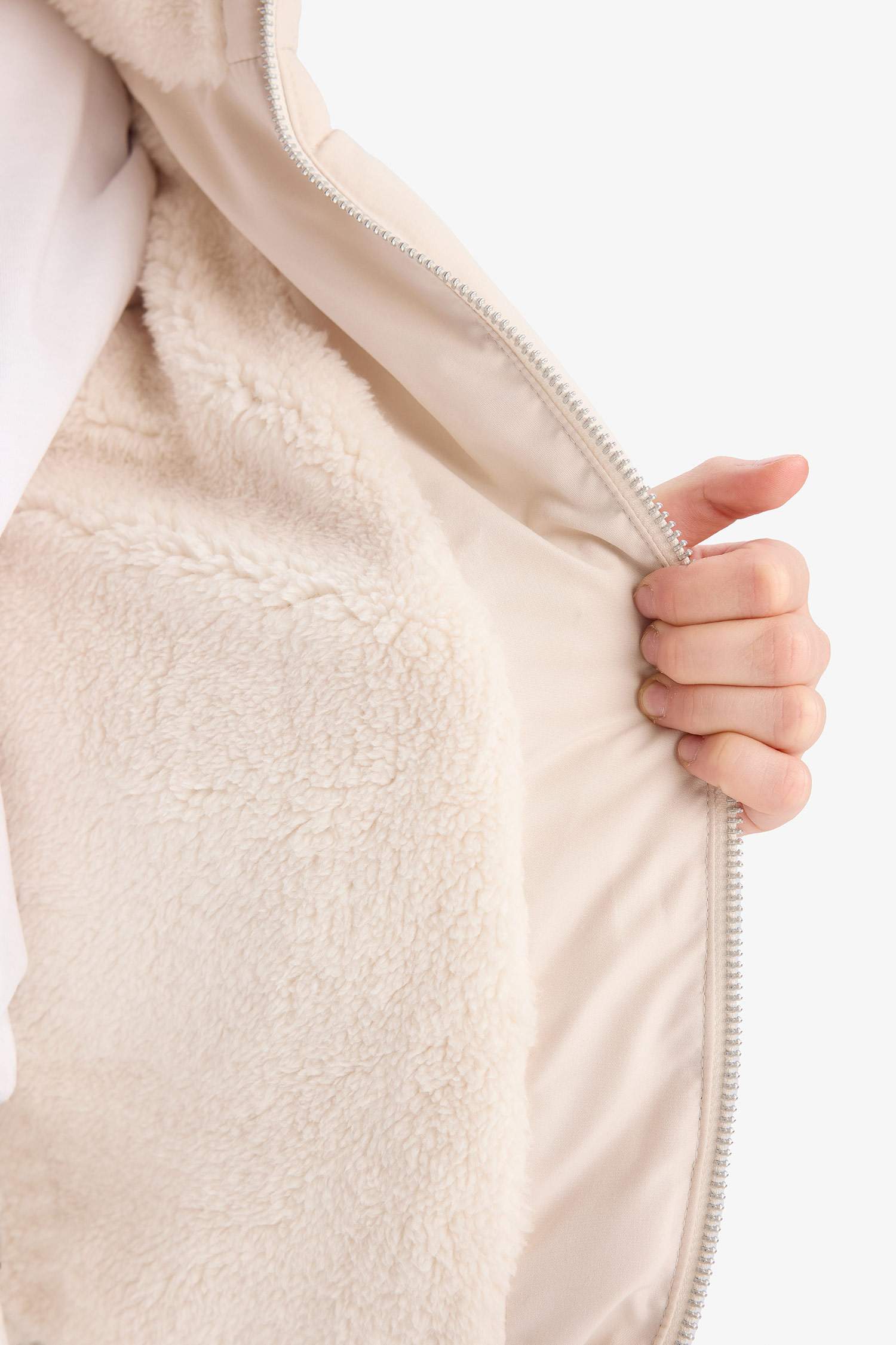 جاكيت بامب بناتي جلد صناعي ببطانة فروية