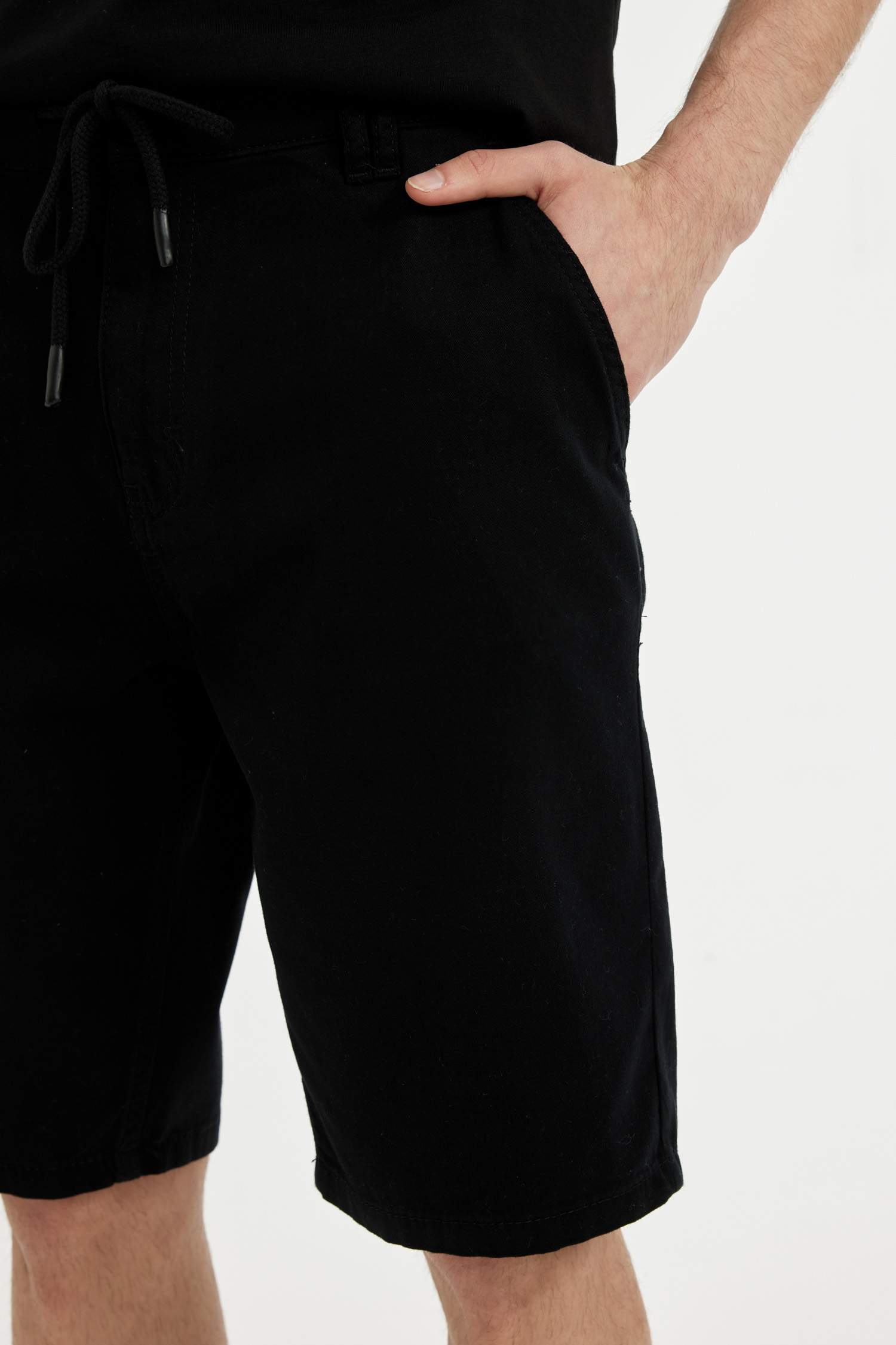 برمودا قطن جبردين قصة عادية ورجل عادية