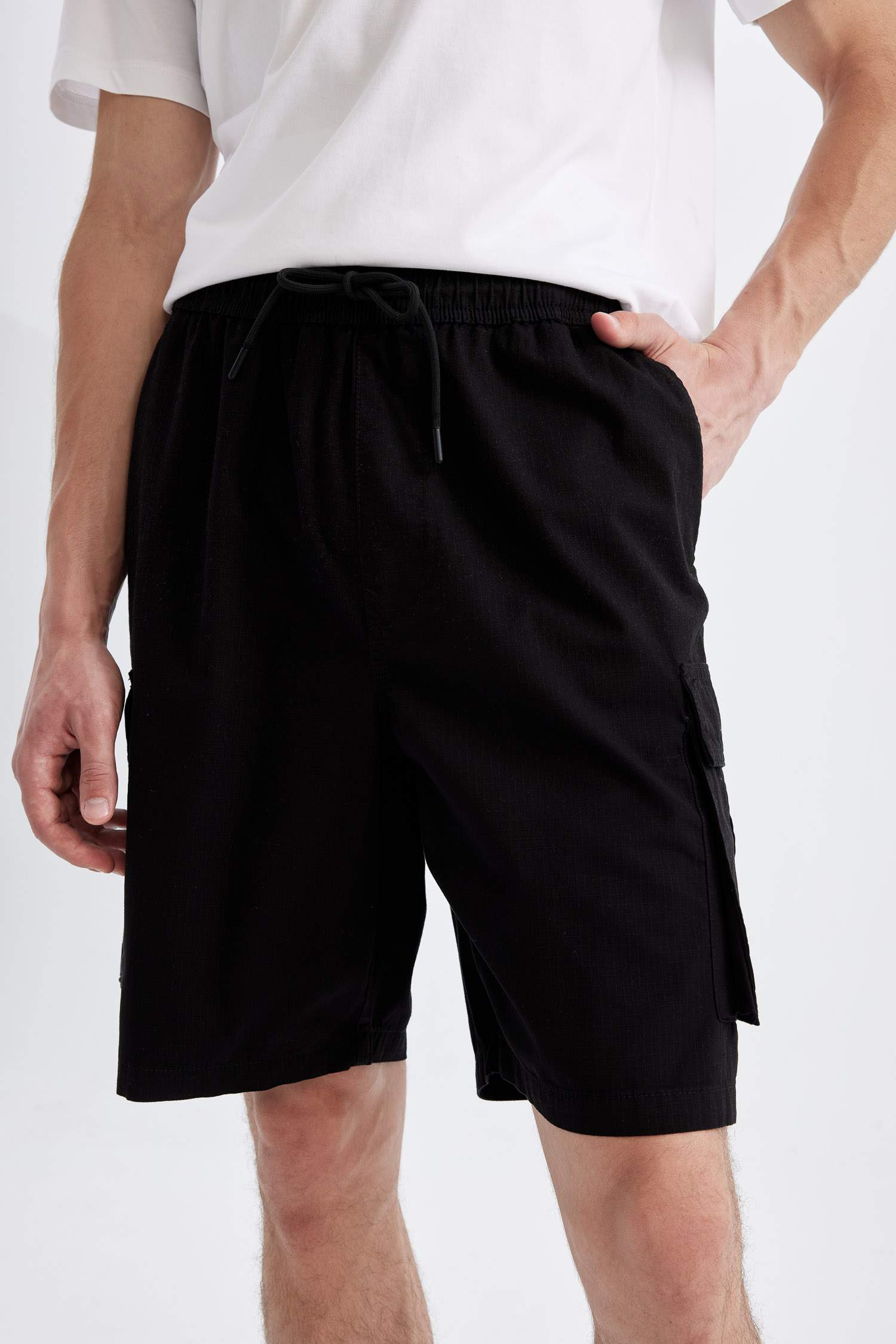 Cargo Fit Gabardine Regular Hem Bermuda