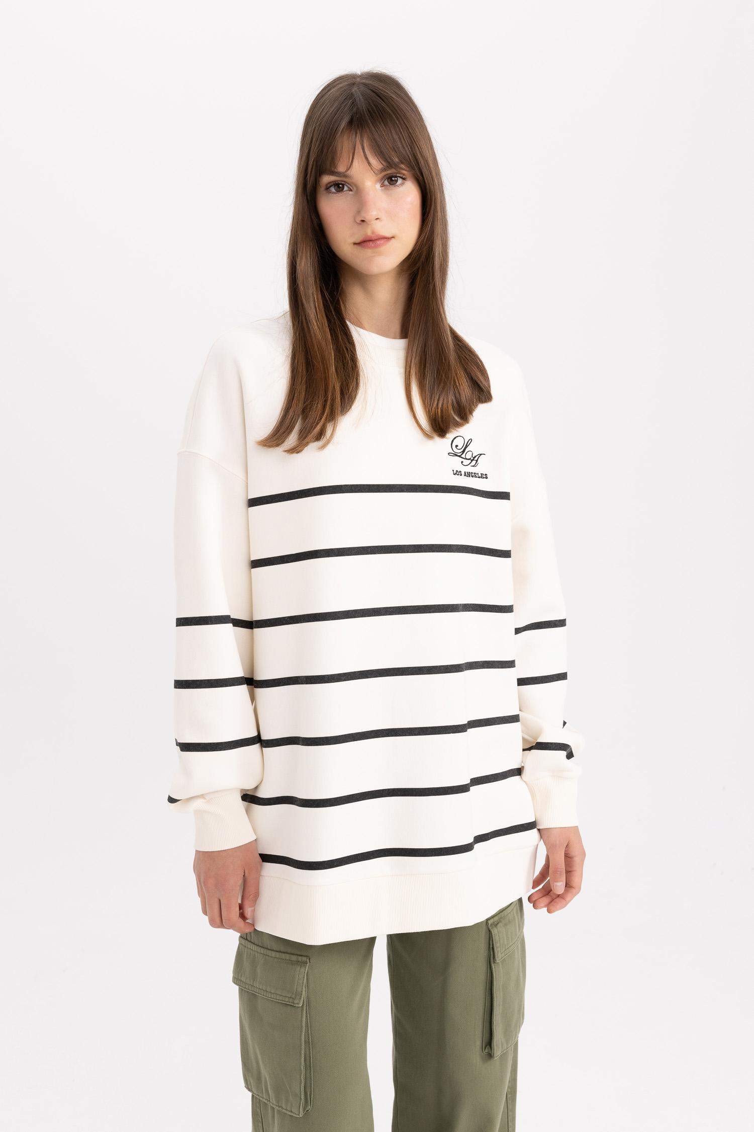 Regular Fit Crew Neck Printed Soft Fluffy Thick Sweatshirt Tunic