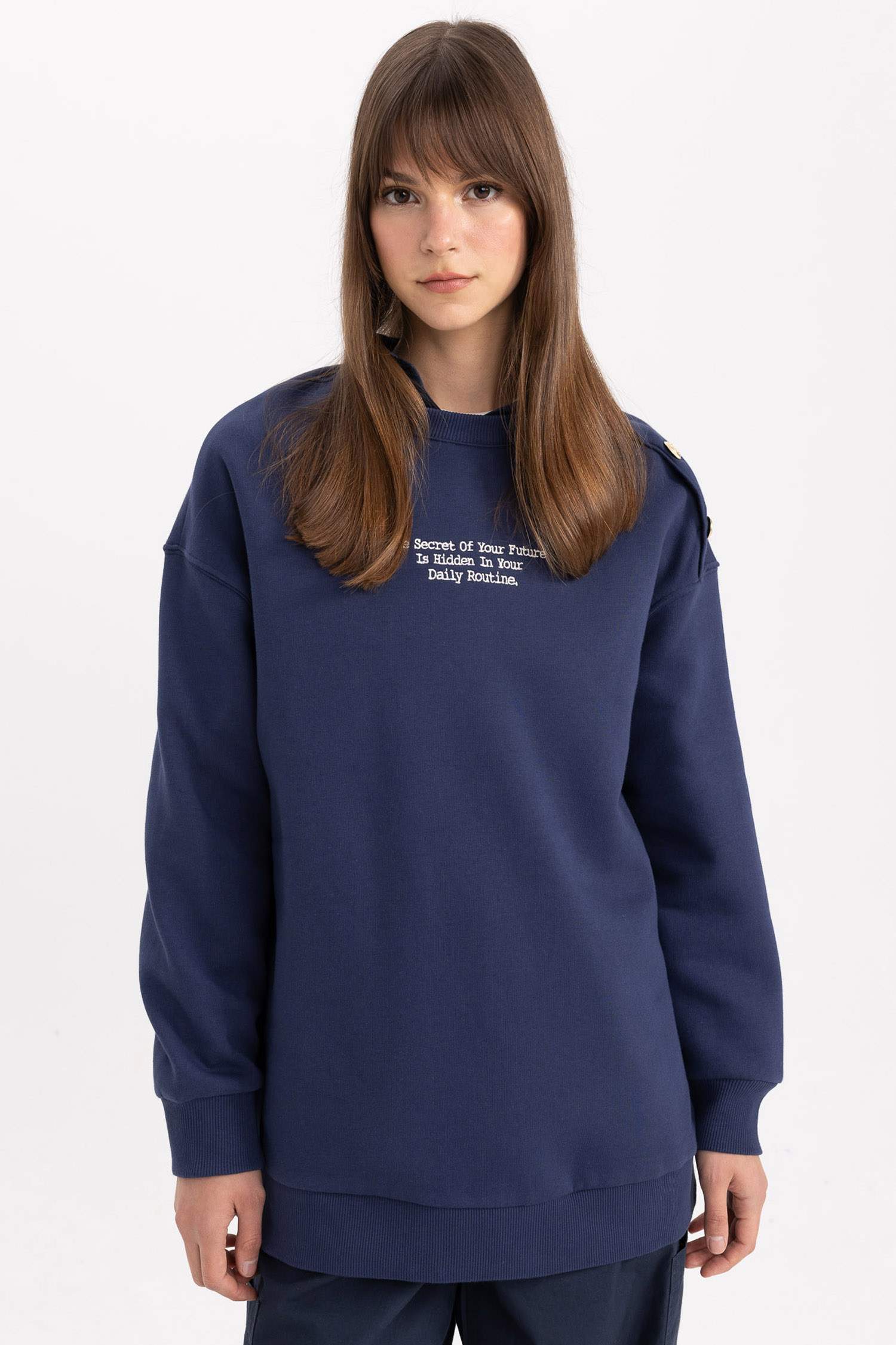 Regular Fit Bisiklet Yaka Baskılı İçi Yumuşak Tüylü Kalın Düğme Detaylı Sweatshirt Tunik