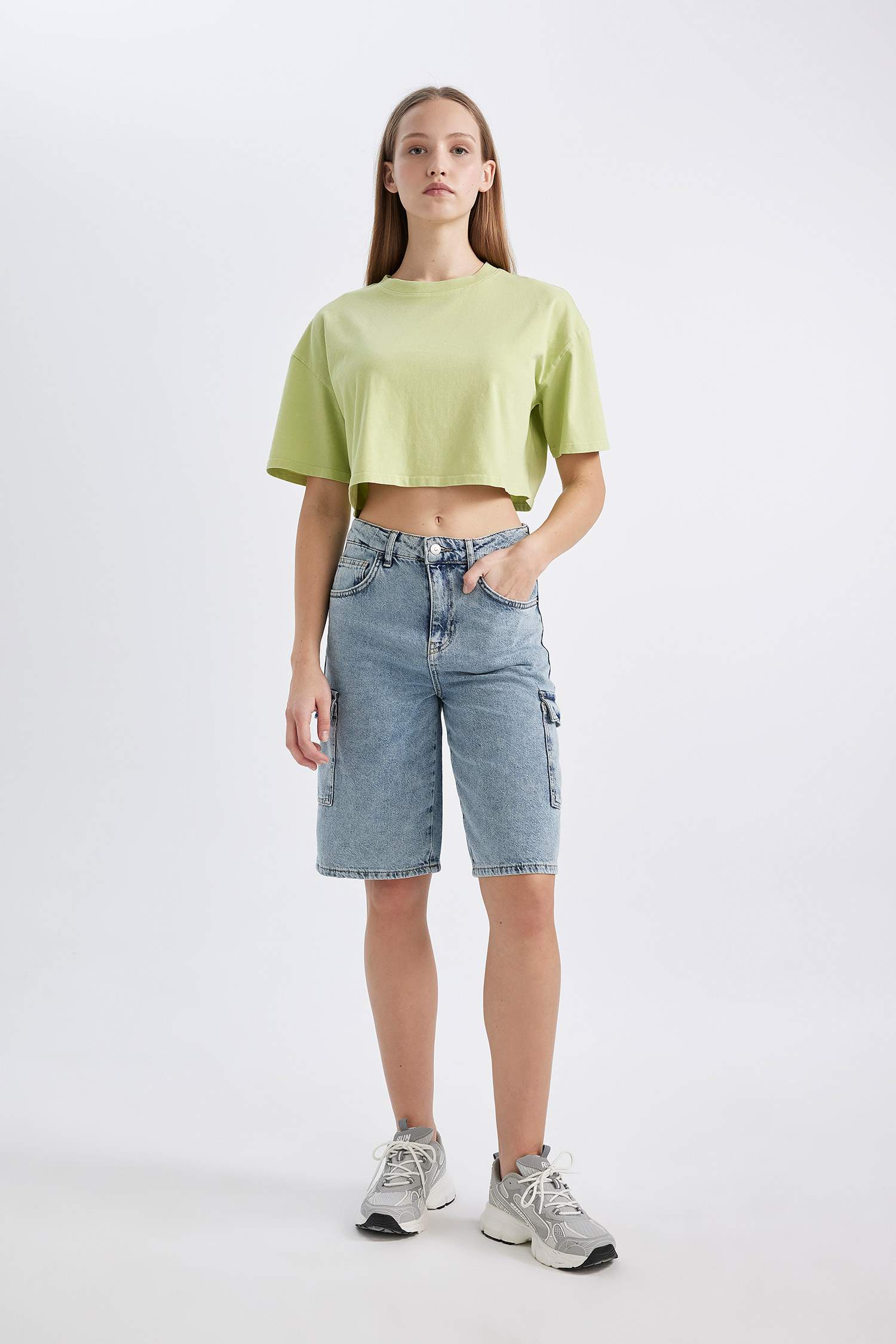 Short Sleeve Crop T-Shirt