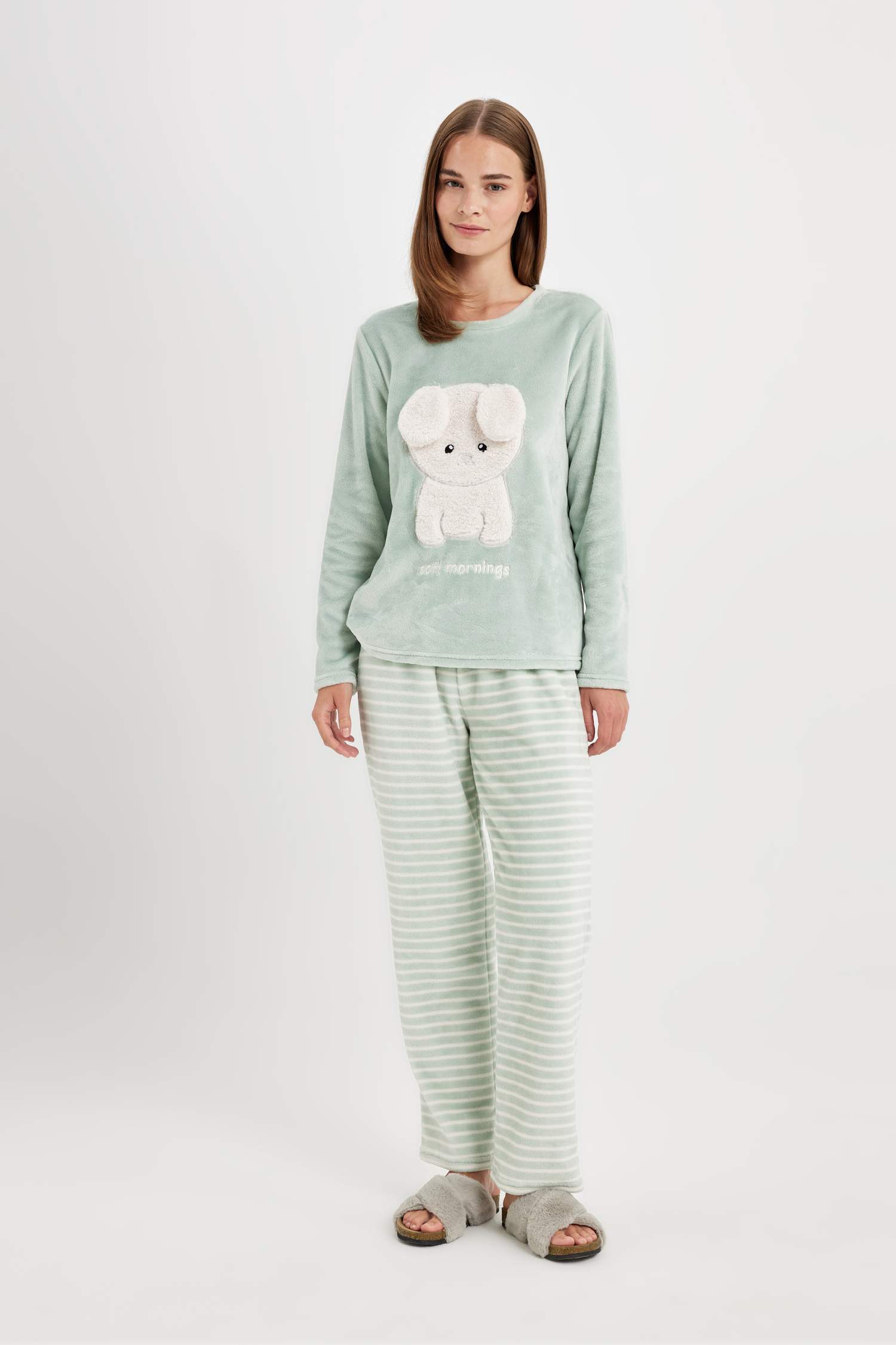 Fall in Love Pijama Takım Welsoft Pelüş Baskılı Bisiklet Yaka Uzun Kollu Üst Çizgili Beli Lastikli Alt