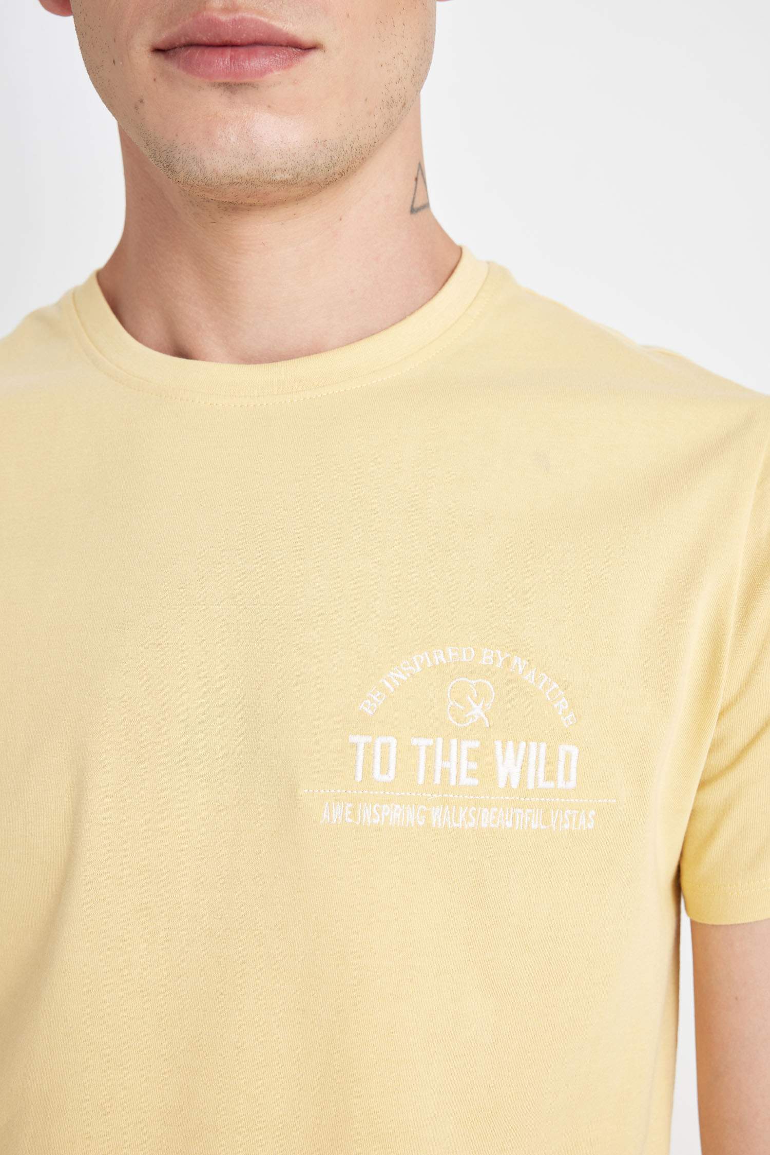 Slim Fit Crew Neck Printed Short Sleeve T-Shirt