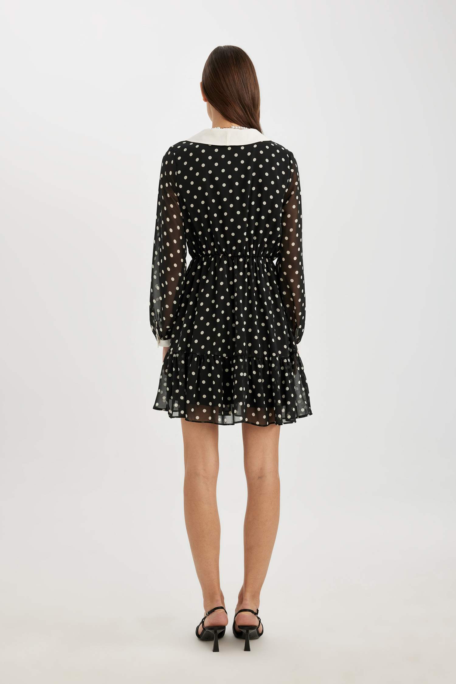 Mini robe à manches longues en mousseline à pois