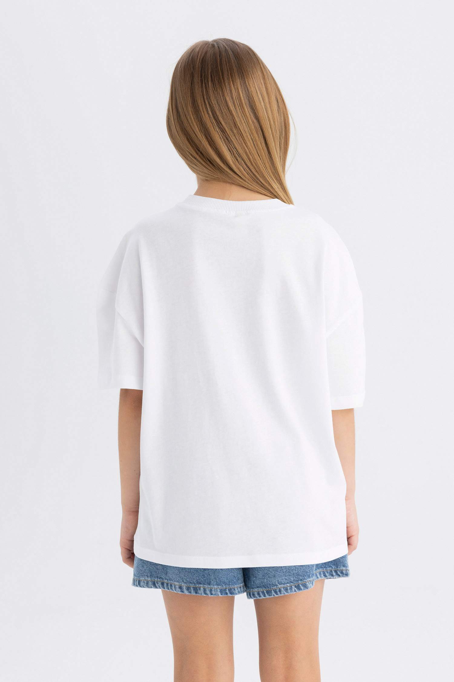 Girl Oversize Fit Crew Neck 3D Printed T-Shirt