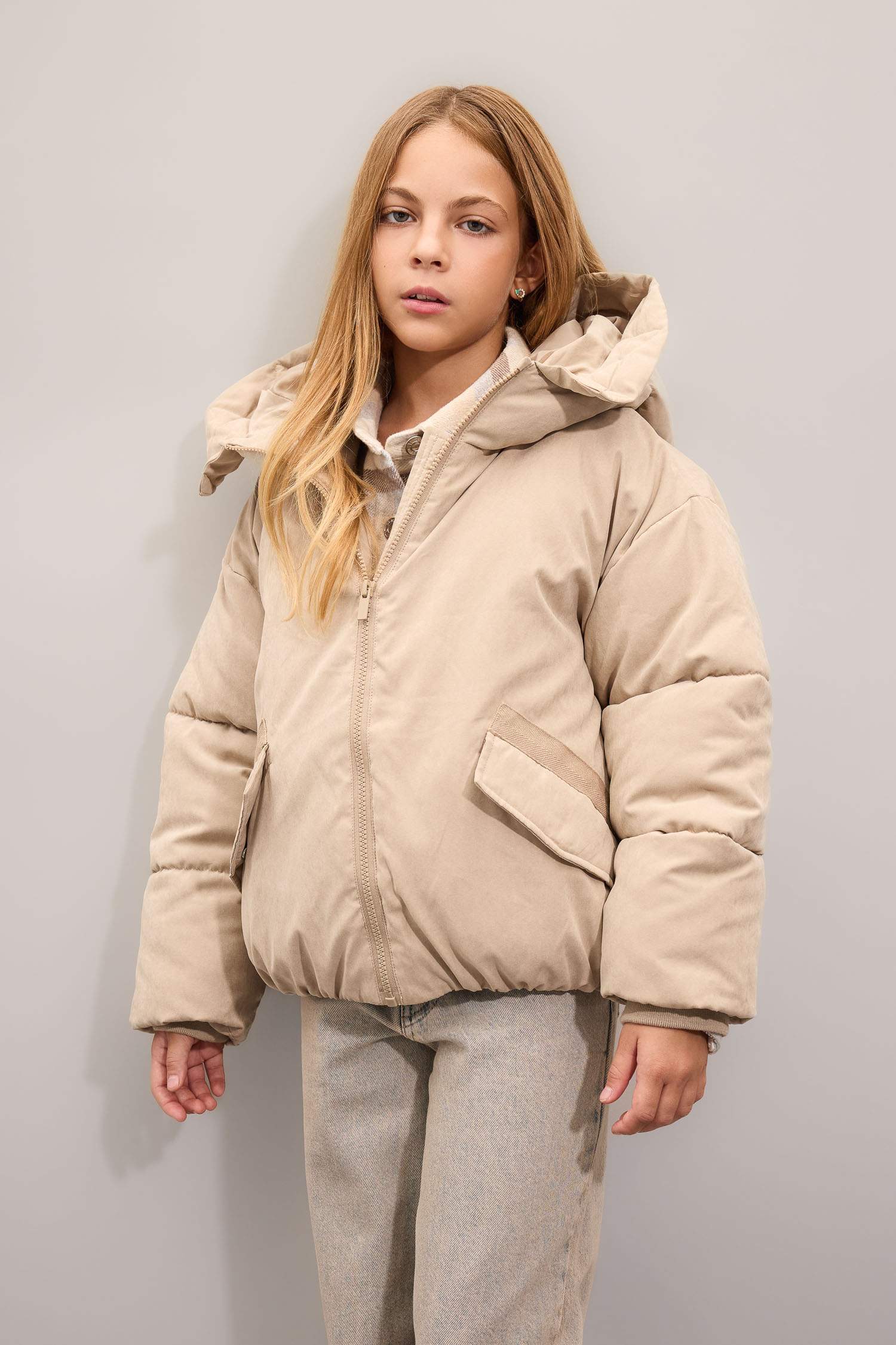 Kız Çocuk Su Geçirmez Ribana Kollu Beli Lastikli Kapüşonlu Cepli Şişme Mont