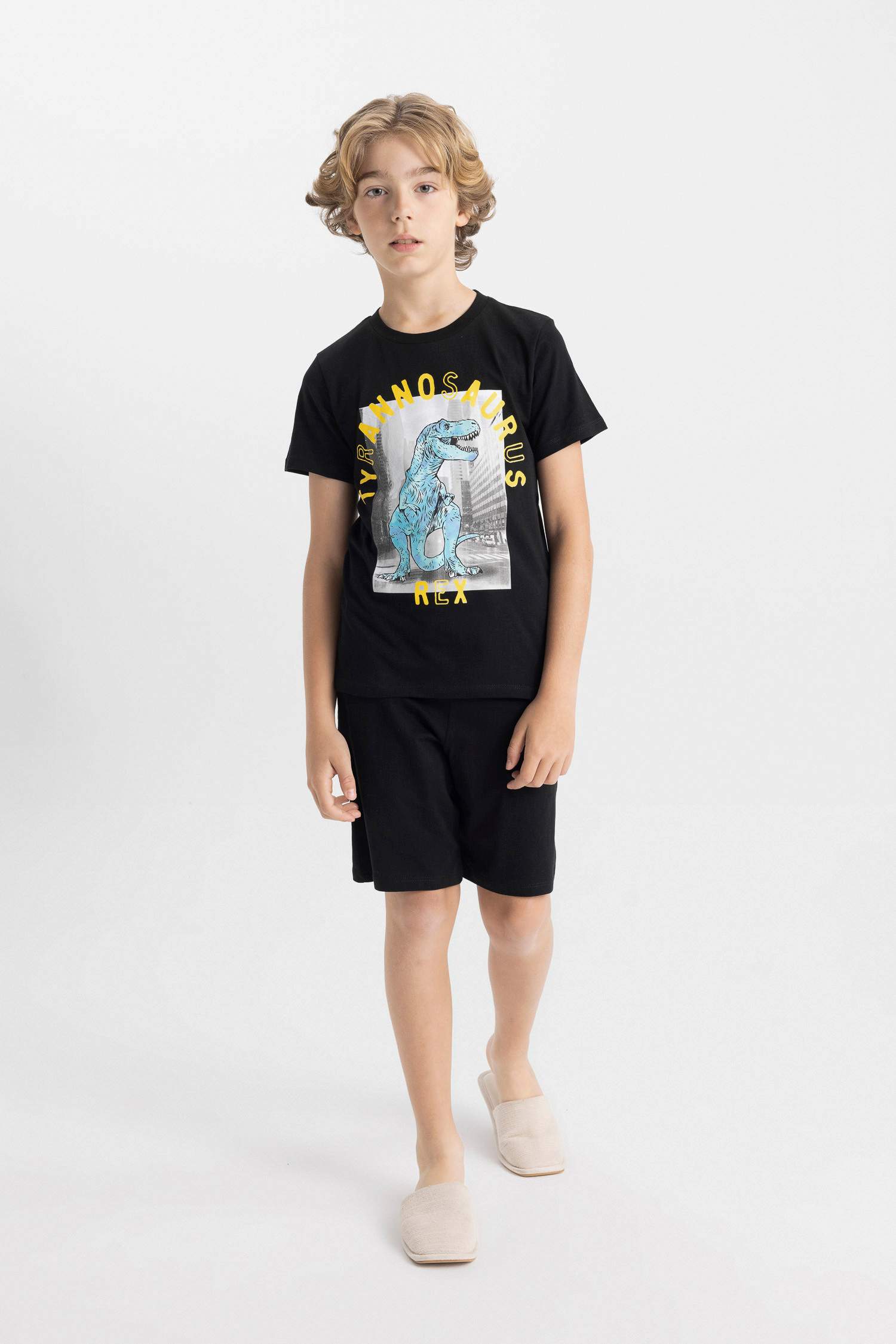 طقم بيجاما ولادي نص كم قصة عادية - قطعتين