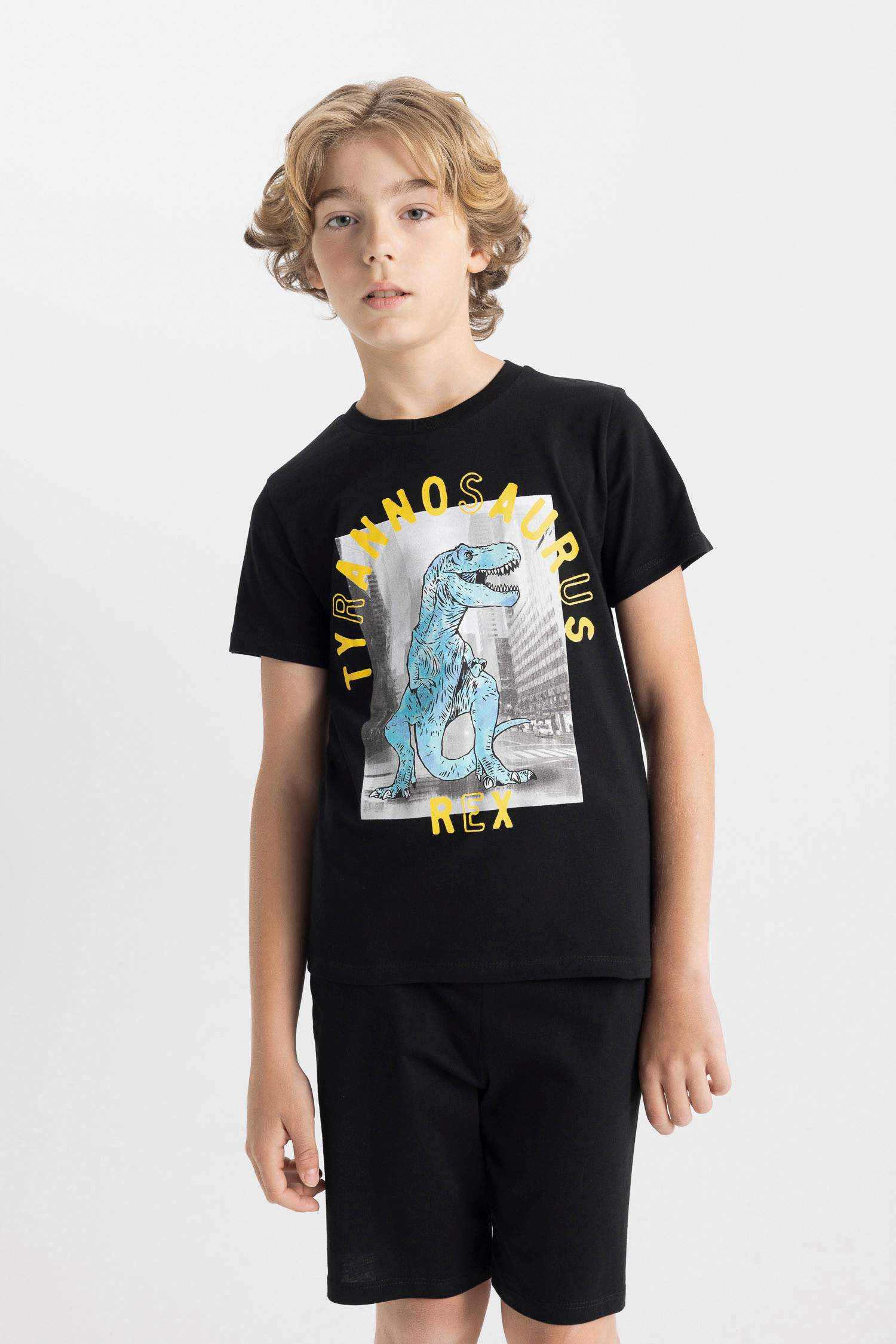 طقم بيجاما ولادي نص كم قصة عادية - قطعتين