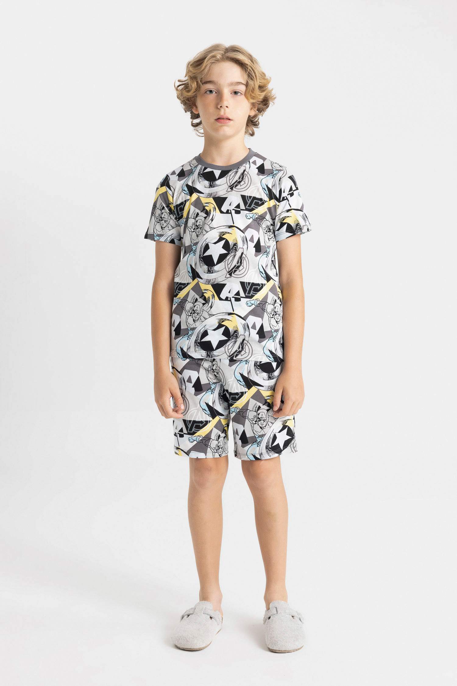 Erkek Çocuk Marvel Avengers Pijama Takımı Kısa Kollu Üst Şort