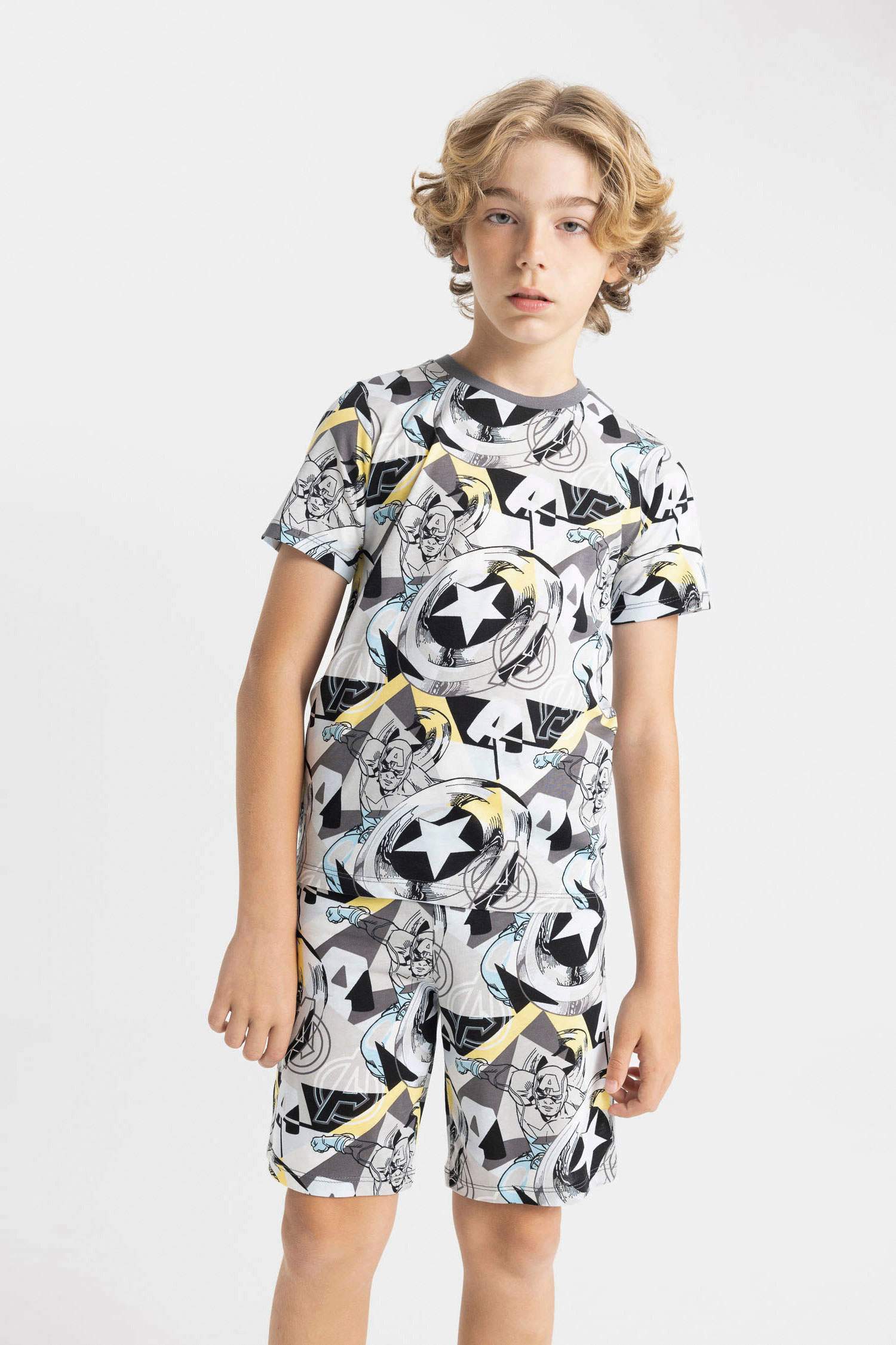Erkek Çocuk Marvel Avengers Pijama Takımı Kısa Kollu Üst Şort