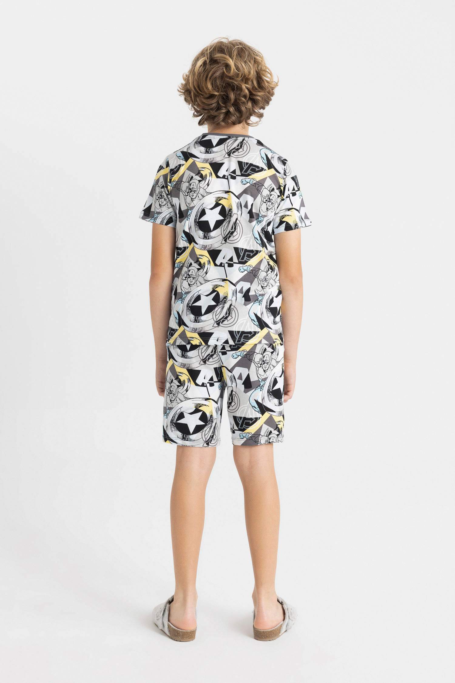 Erkek Çocuk Marvel Avengers Pijama Takımı Kısa Kollu Üst Şort