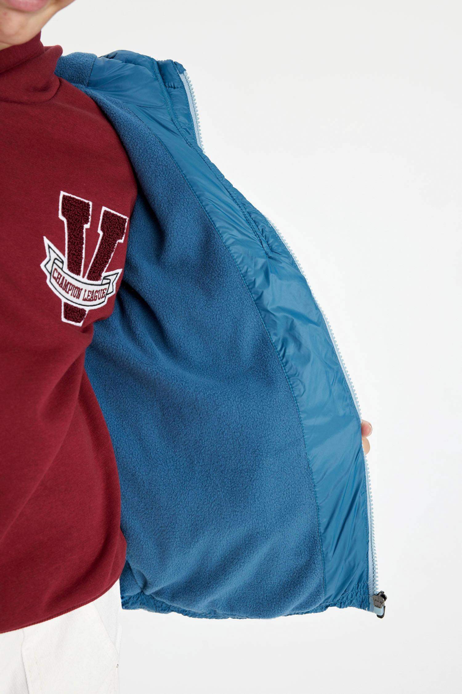 Erkek Çocuk Su Geçirmez Kapüşonlu Fermuarlı Cepli Polar Astarlı Şişme Mont