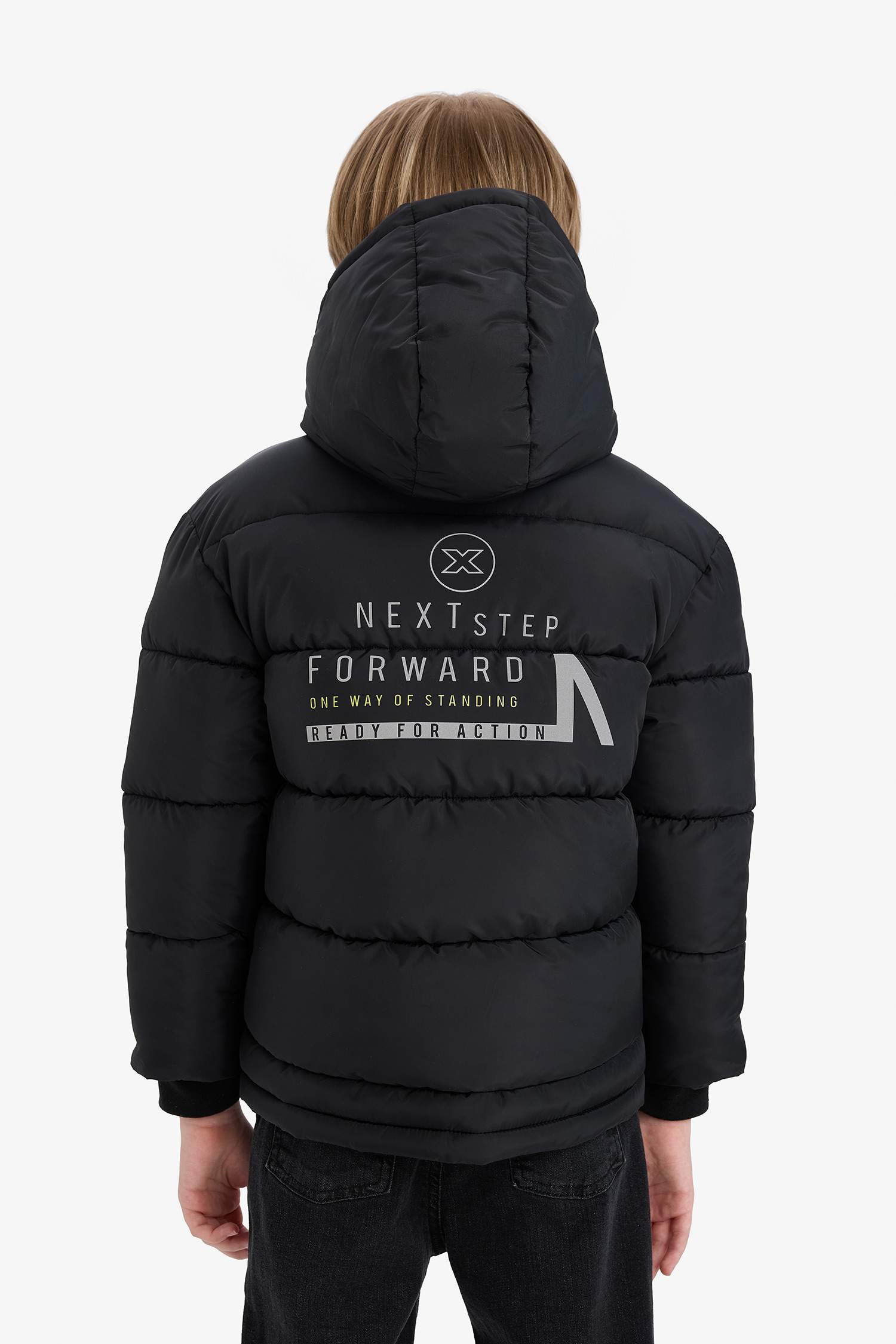 Erkek Çocuk Su Geçirmez Kapüşonlu Sırt Baskılı Fermuarlı Şişme Mont