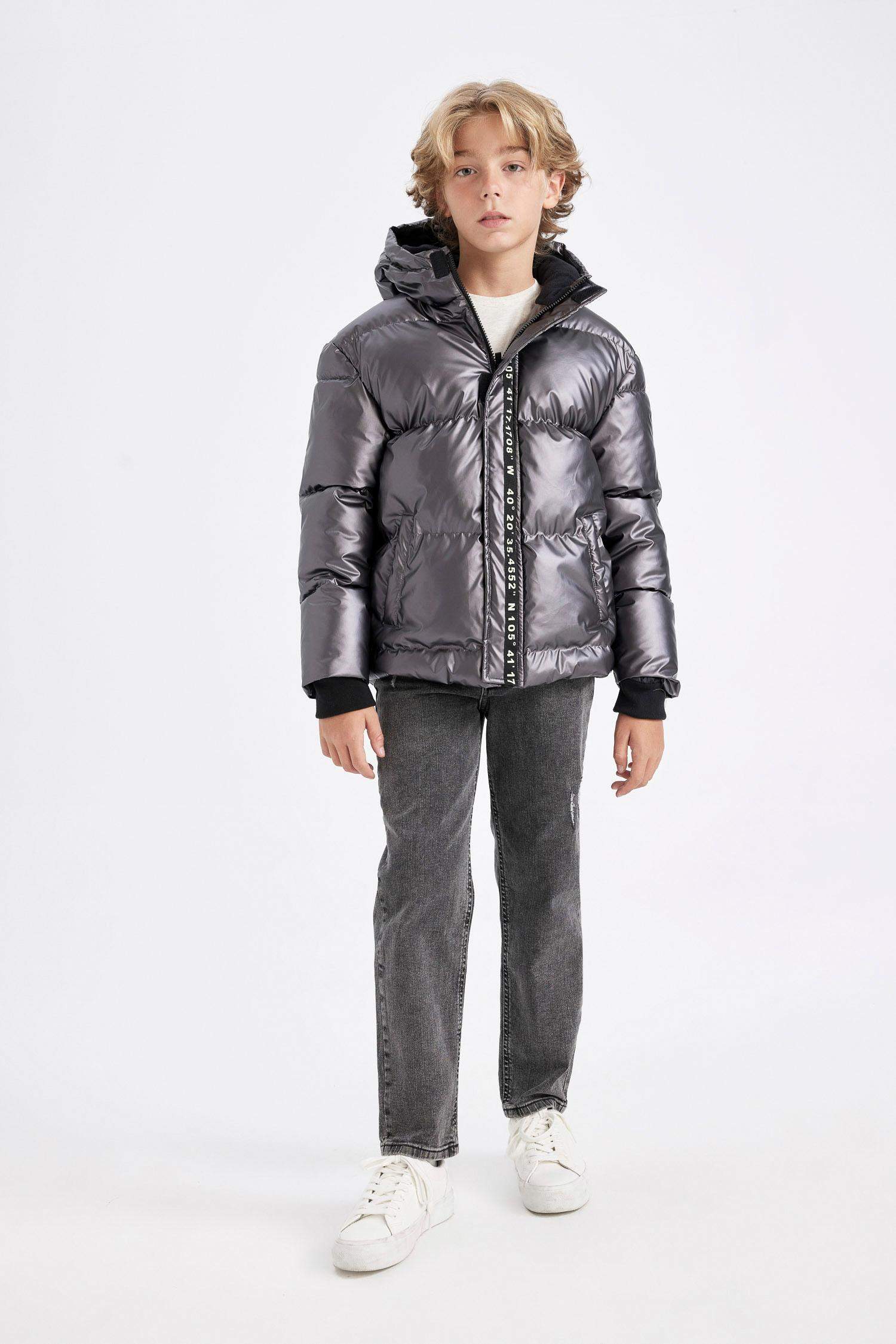 جاكيت بامب اولادي وتر برووف بكابيشون ببطانة فروية