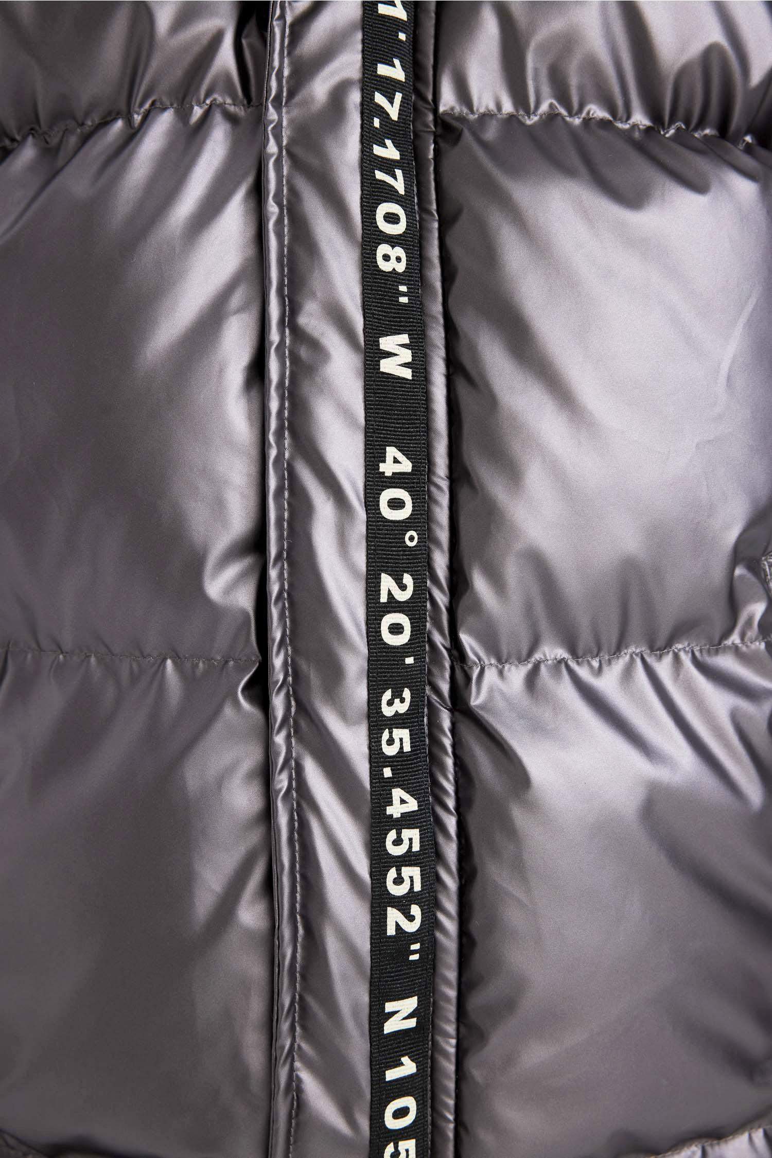 جاكيت بامب اولادي وتر برووف بكابيشون ببطانة فروية