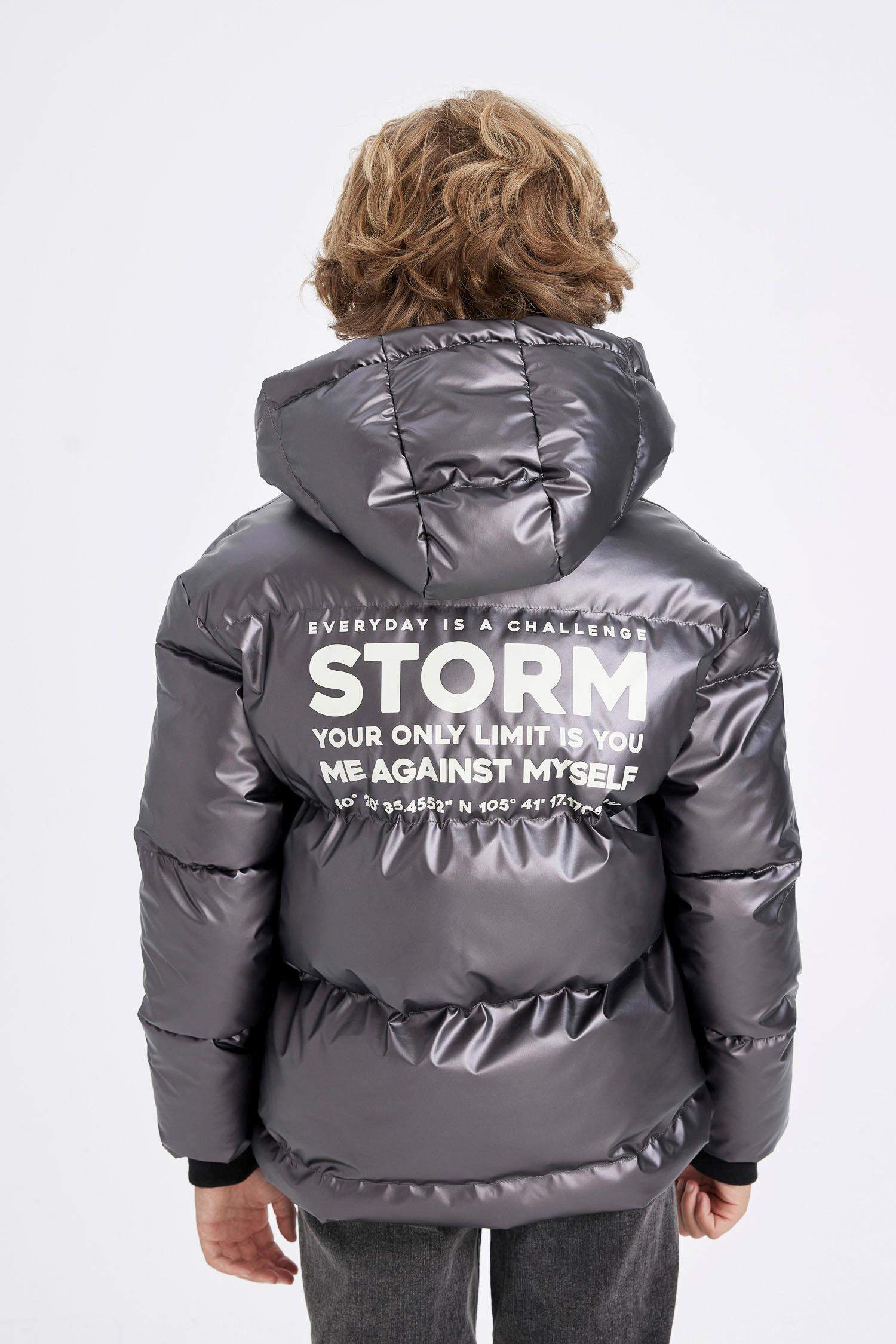 جاكيت بامب اولادي وتر برووف بكابيشون ببطانة فروية