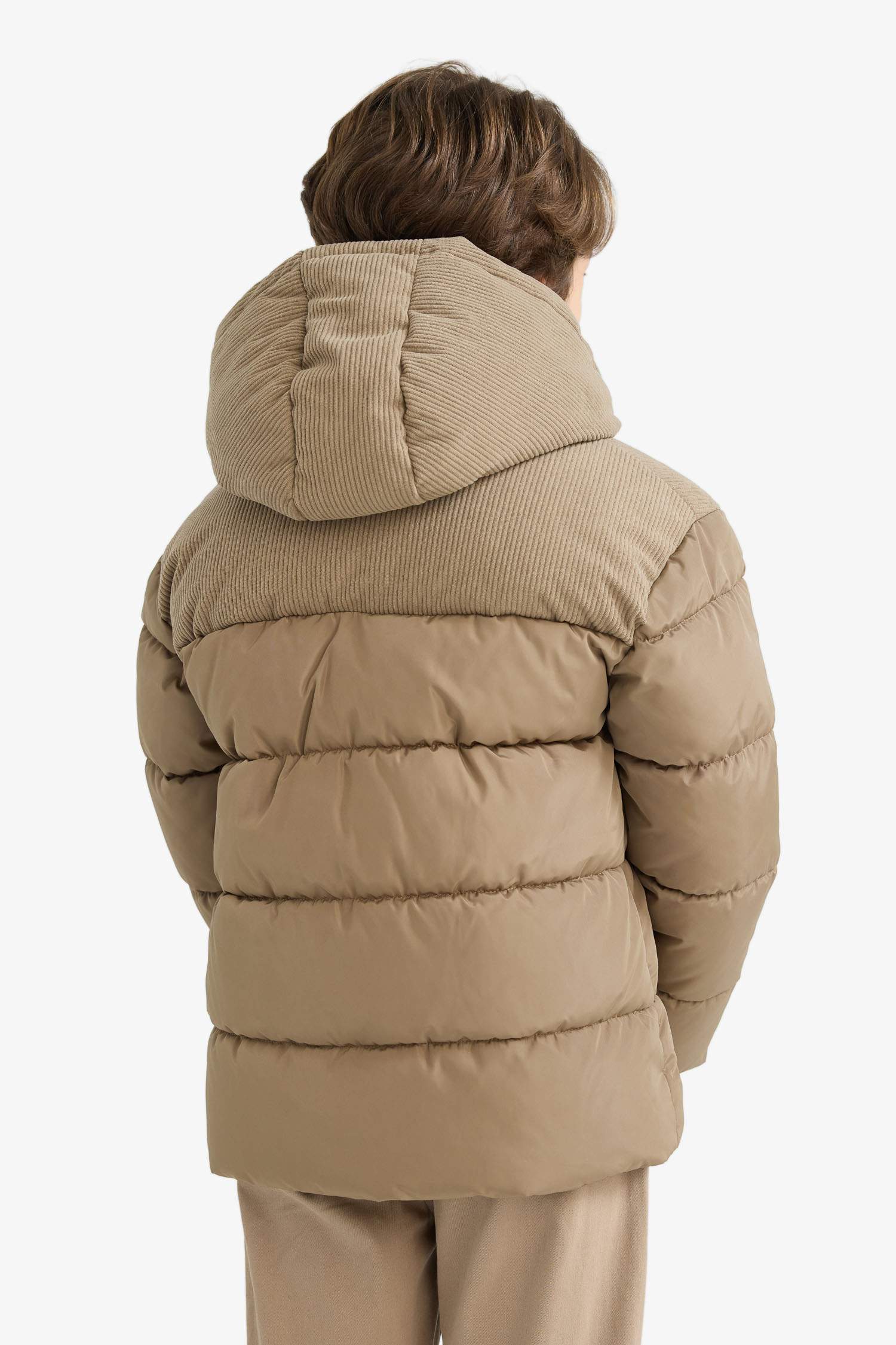 Водоотталкивающее пальто для мальчика с капюшоном