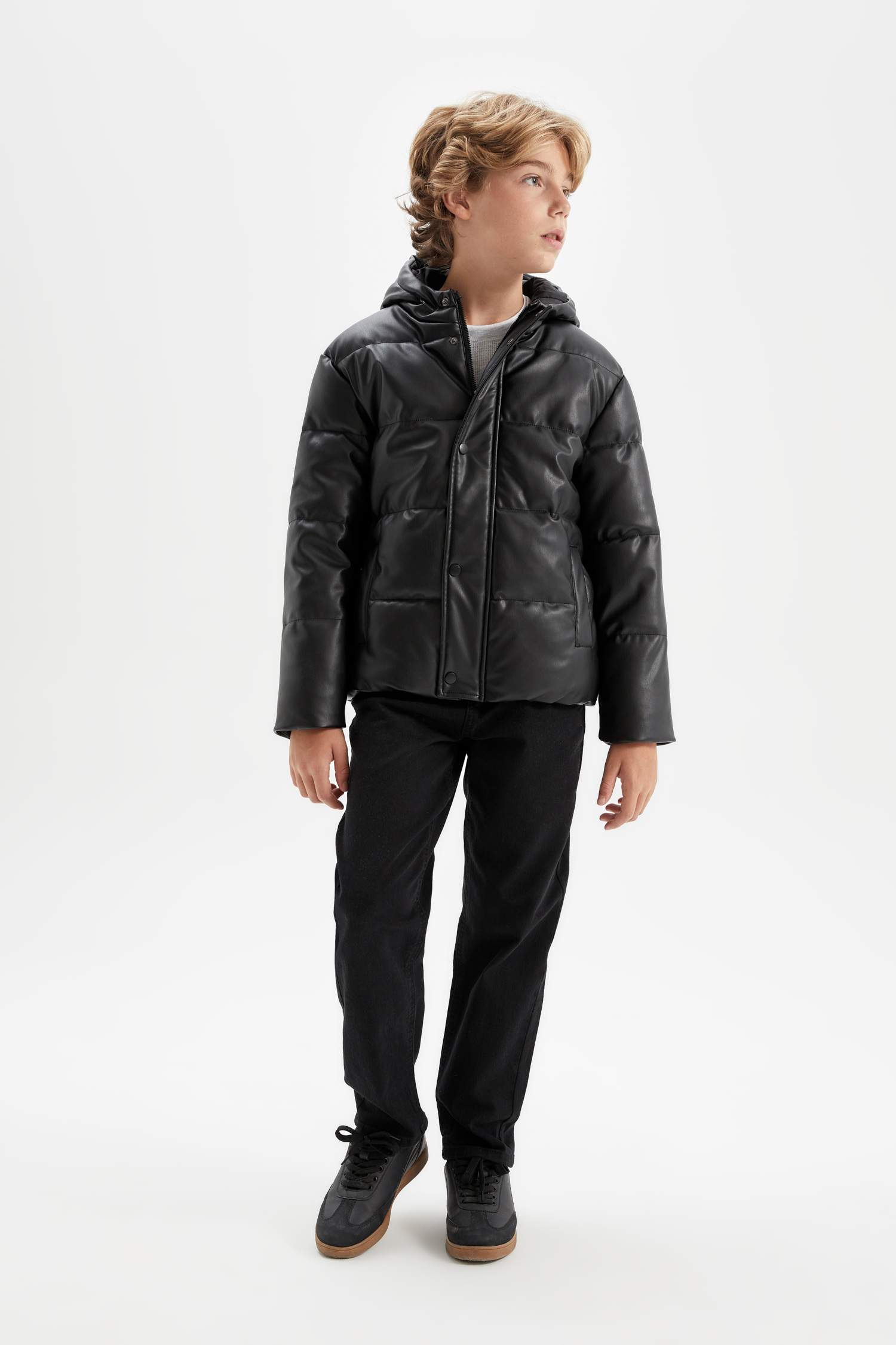 Erkek Çocuk Su Geçirmez Kapüşonlu Çıtçıt Fermuarlı Cepli Suni Deri Mont