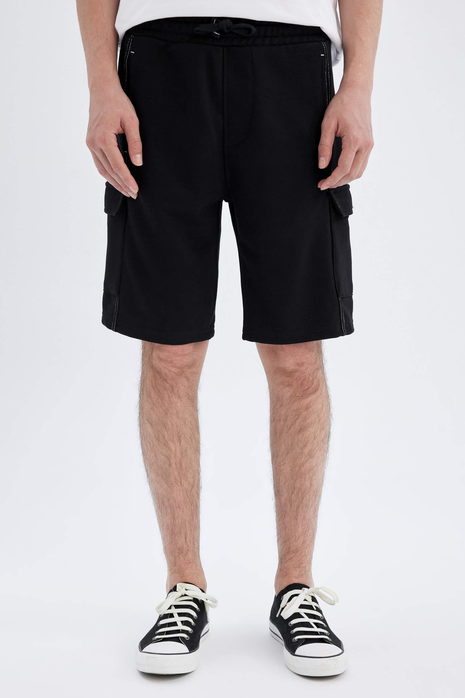 شورت قصة عادية ورجل عادية