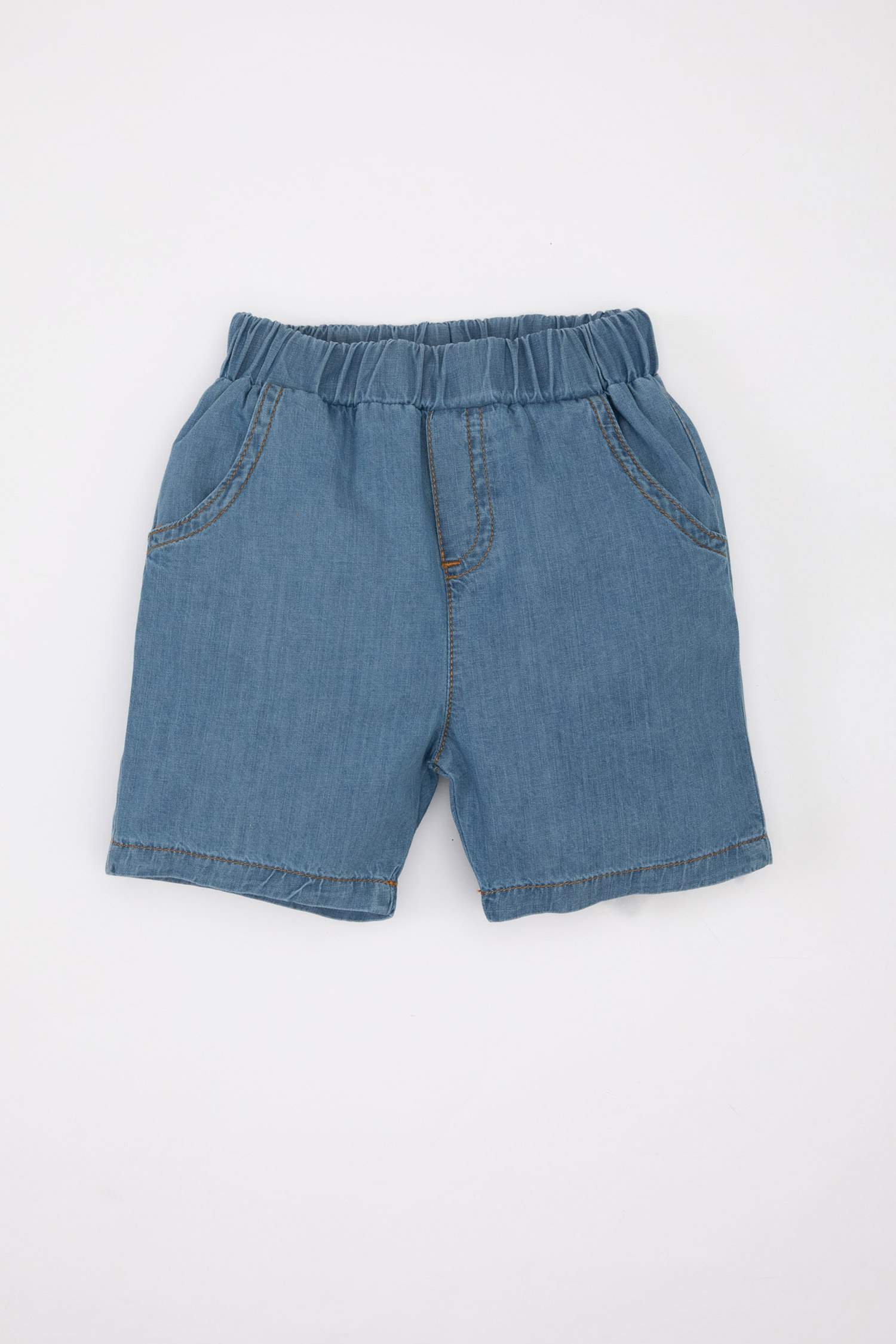 سيت ولادي تي شيرت وشورت جينز بطبعة شعار - قطعتين