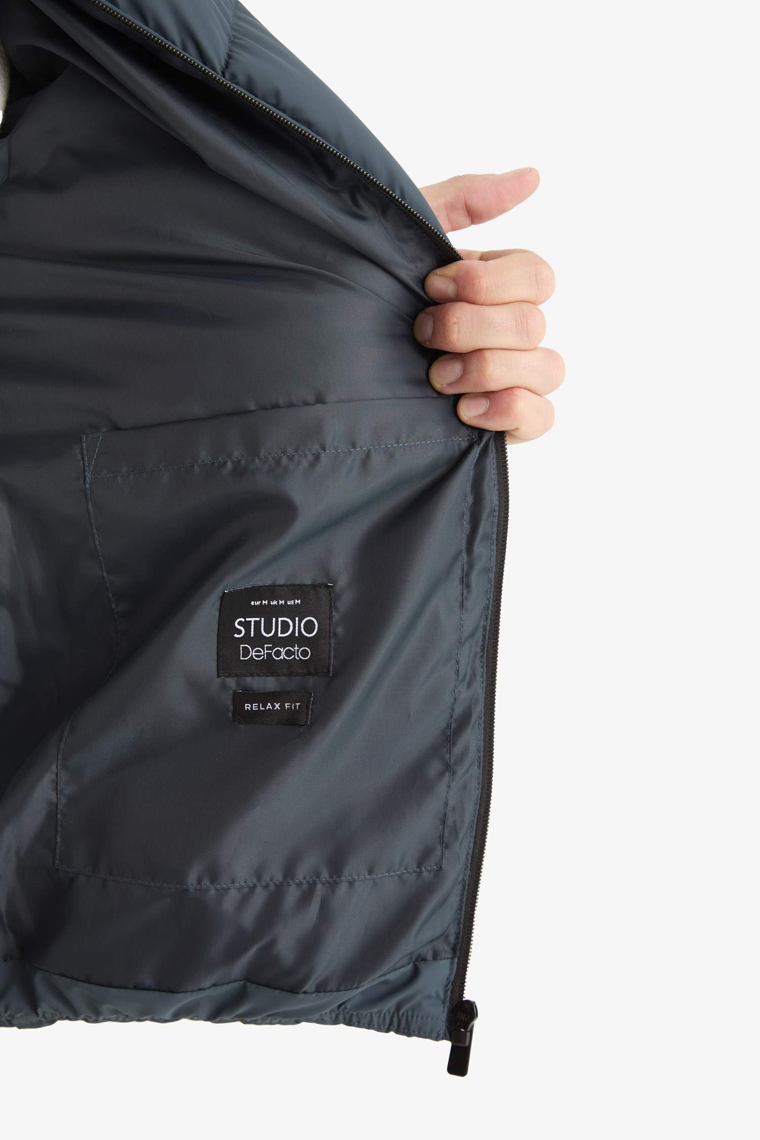 جيلي سليم فيت برقبة عالية مبطن و سحاب