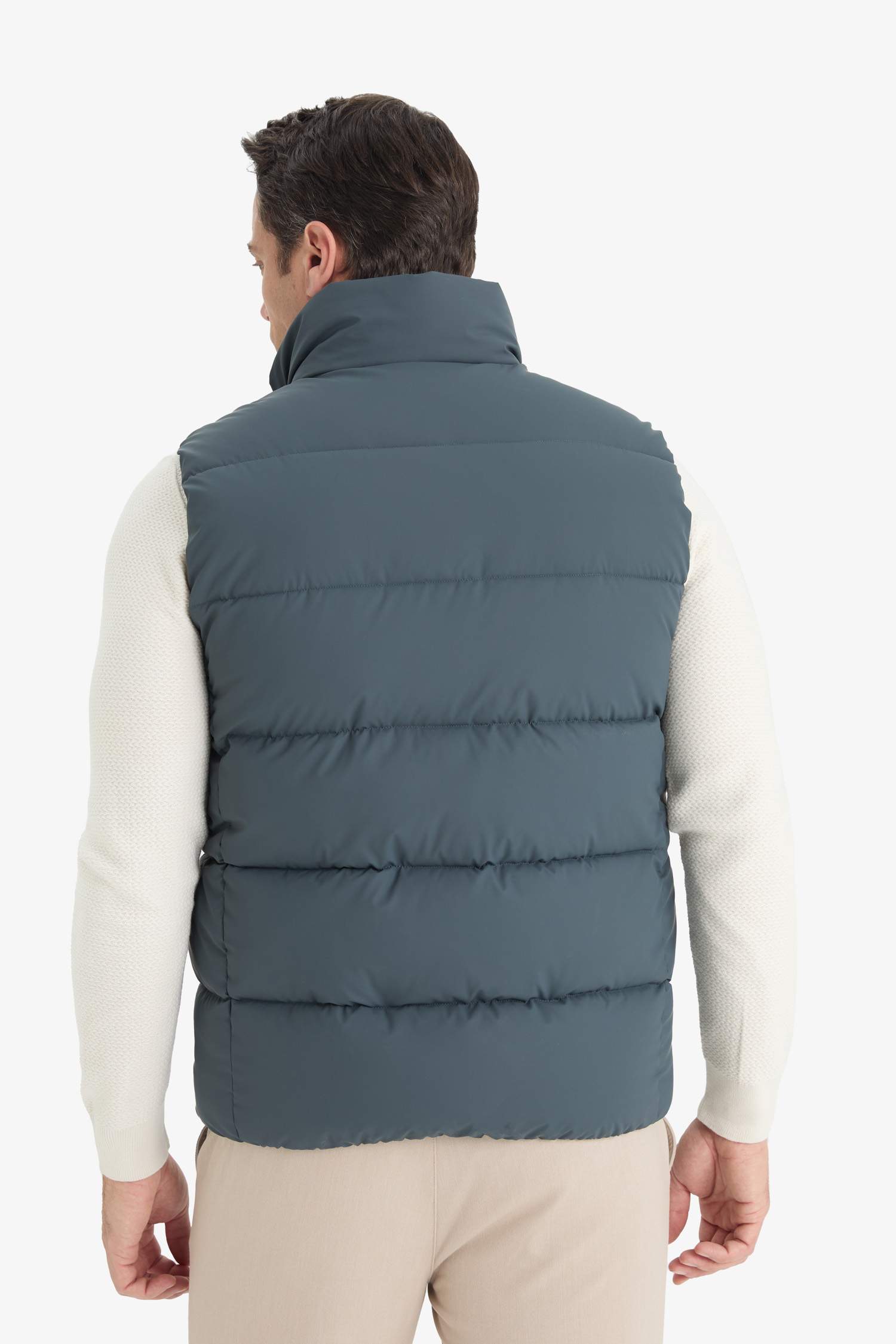 جيلي سليم فيت برقبة عالية مبطن و سحاب