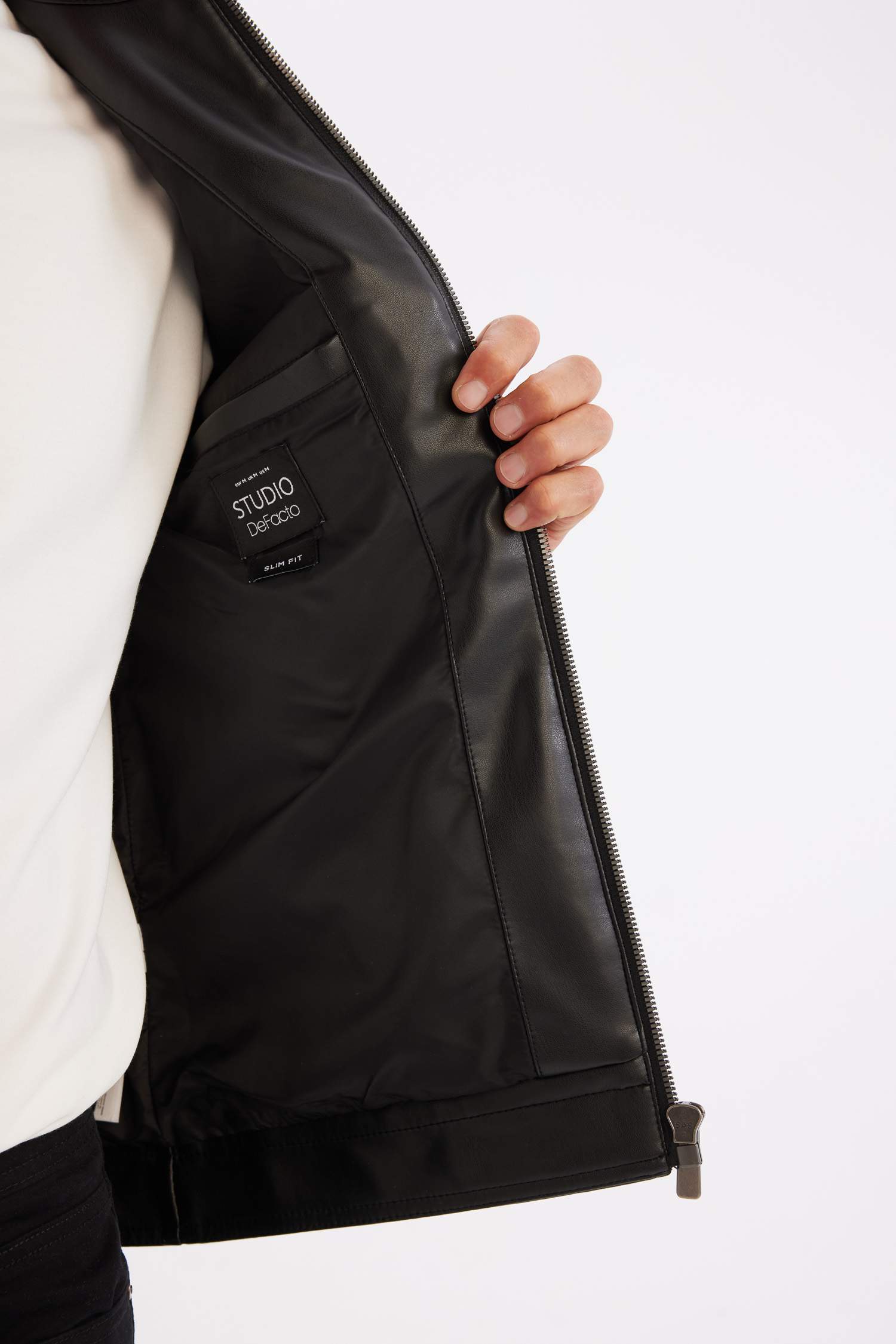 Siyah Slim Fit Dar Kesim Dik Yaka Fermuarlı Astarlı Mevsimlik Hafif İnce Suni Deri Mont Ceket