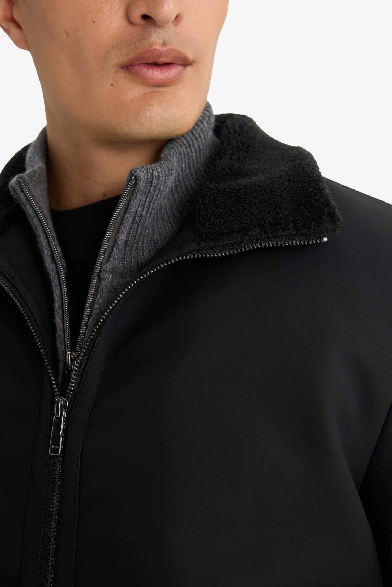 Su İtici Slim Fit Dar Kesim Suni Kürklü Yaka Astarlı Fermuarlı Ribanalı Cepli Suni Deri Mont