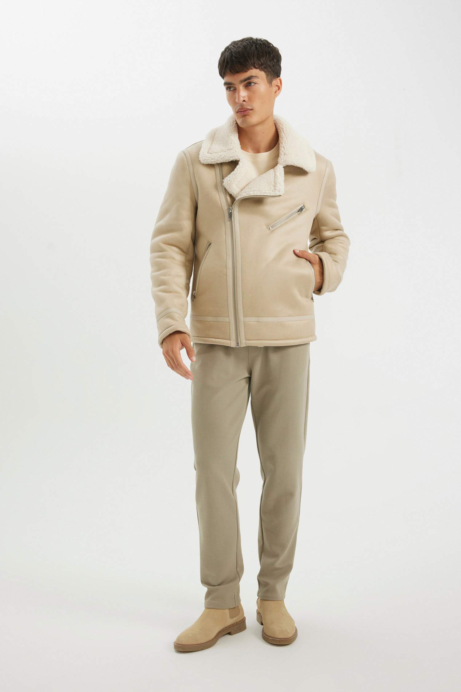 Slim Fit Dar Kesim Suni Kürk Astarlı Fermuarlı Cepli Süet Deri Kışlık Ceket Mont