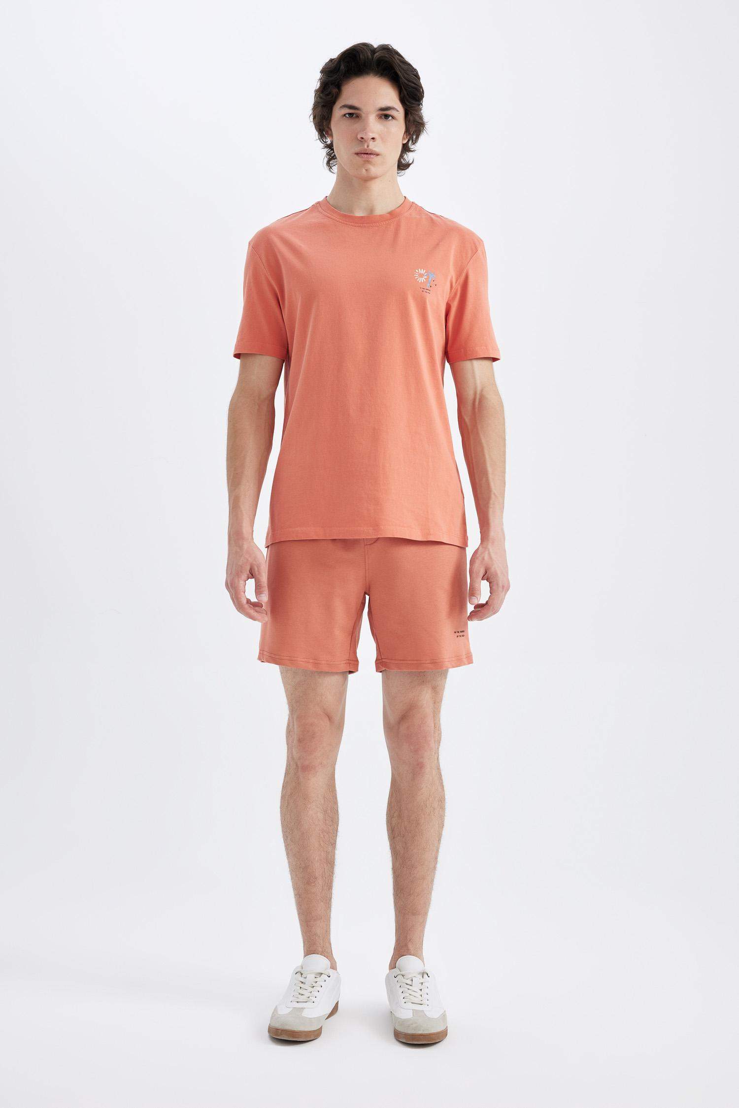 تيشيرت مطبوع قصة عادية برقبة مستديرة