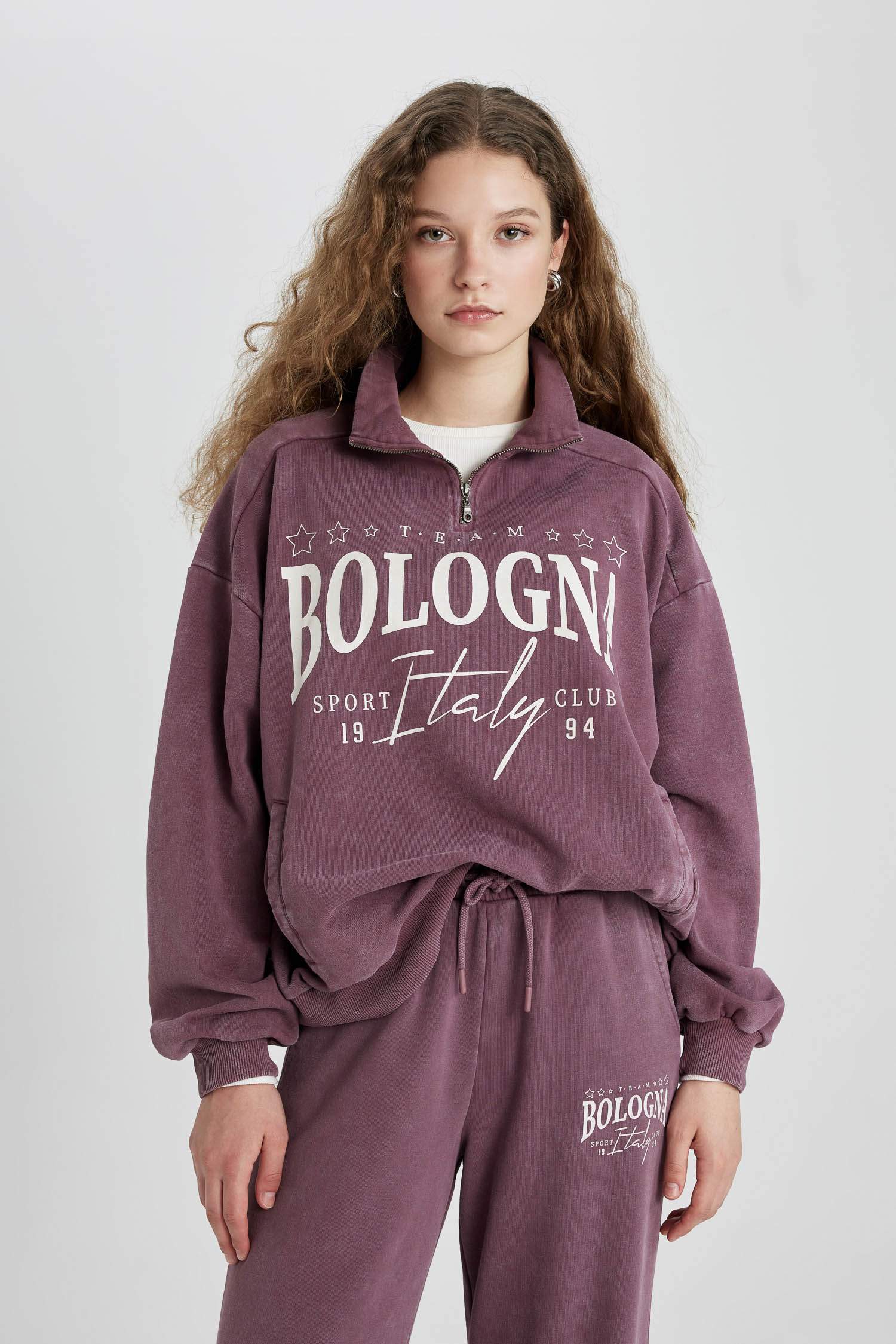 Sweat-shirt coupe régulière à Manchse Longues avec deux poches