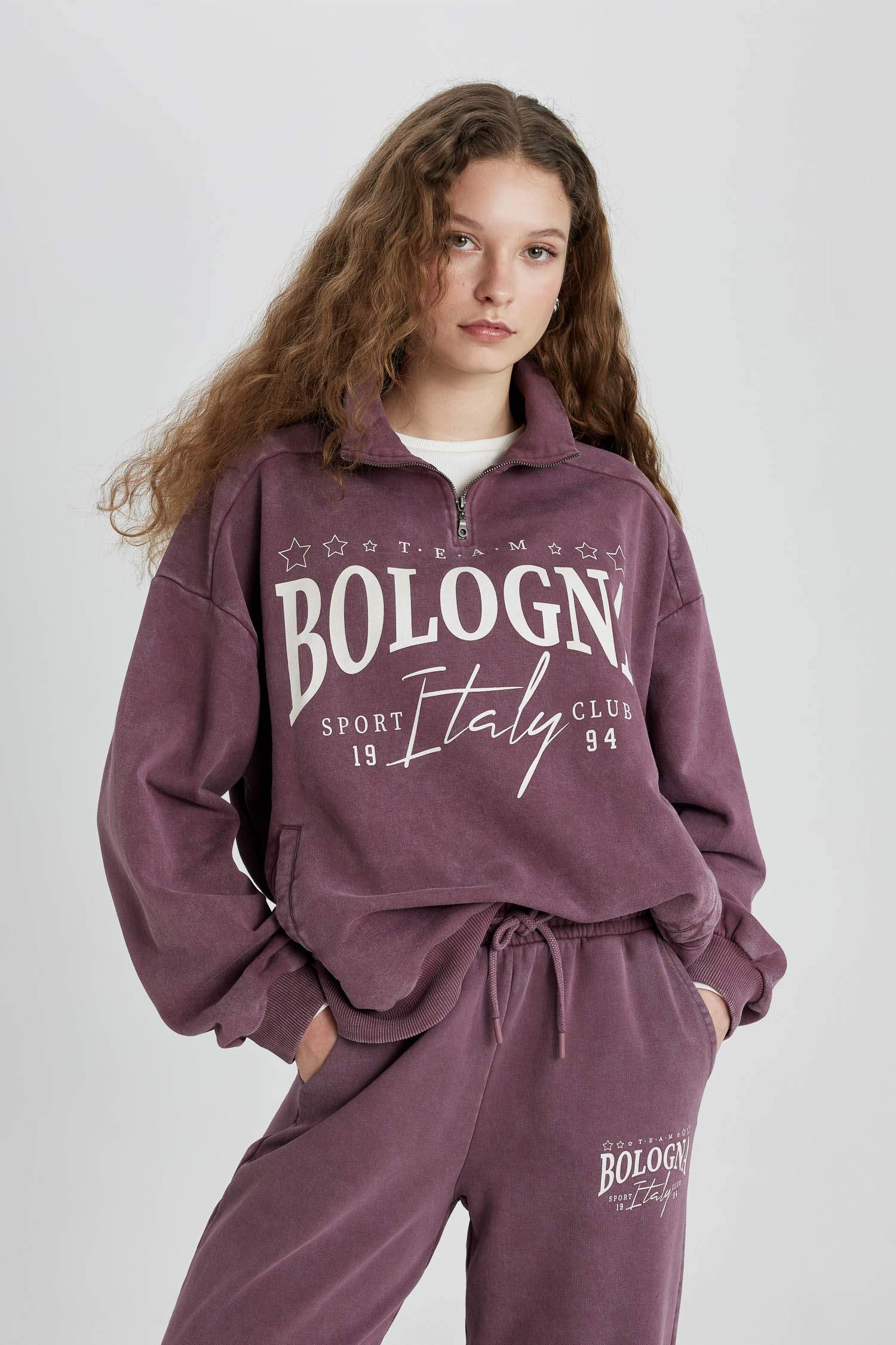 Sweat-shirt coupe régulière à Manchse Longues avec deux poches