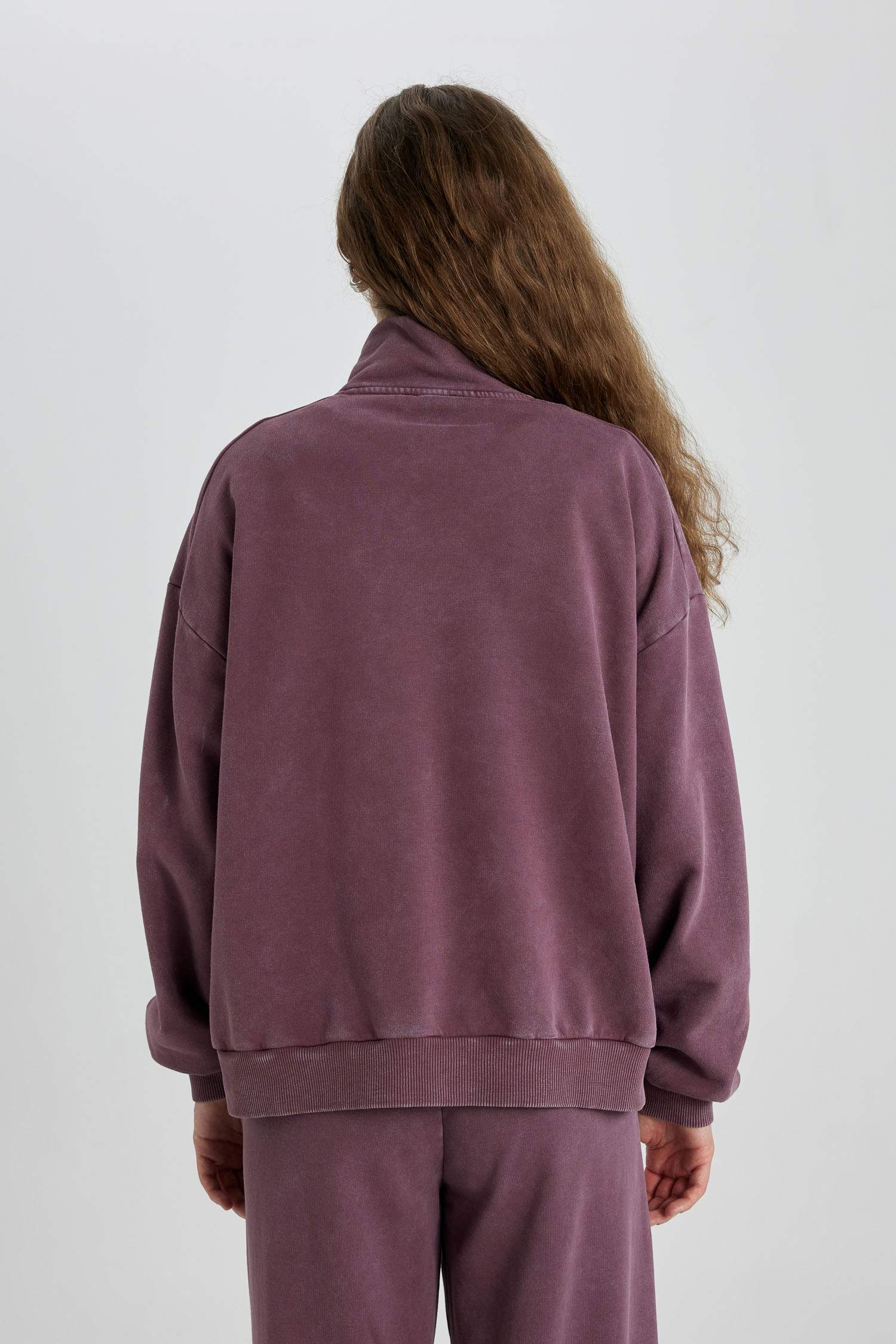 Sweat-shirt coupe régulière à Manchse Longues avec deux poches