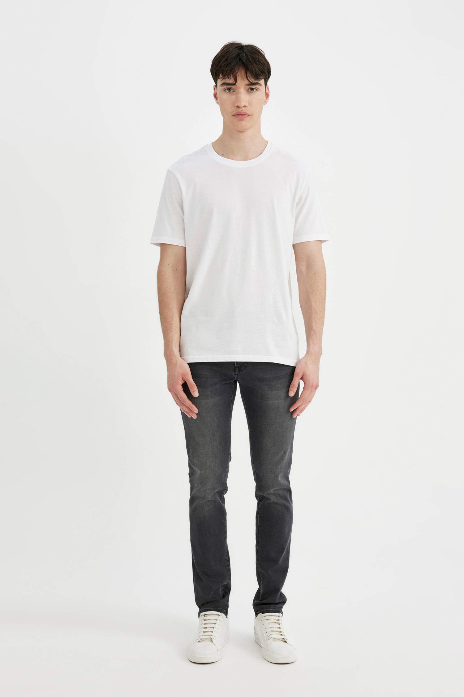 Pedro Slim Fit Slim Fit Normal Waist Narrow Leg Jeans