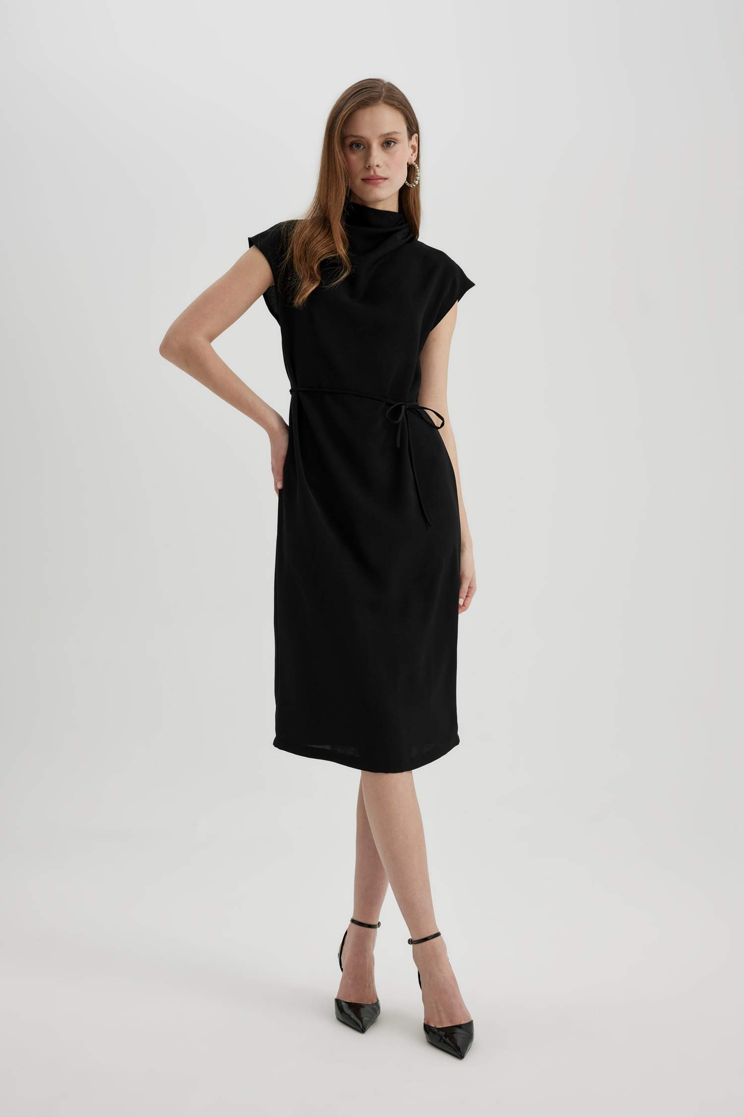Straight Fit Crepe Sleeveless Midi Dress