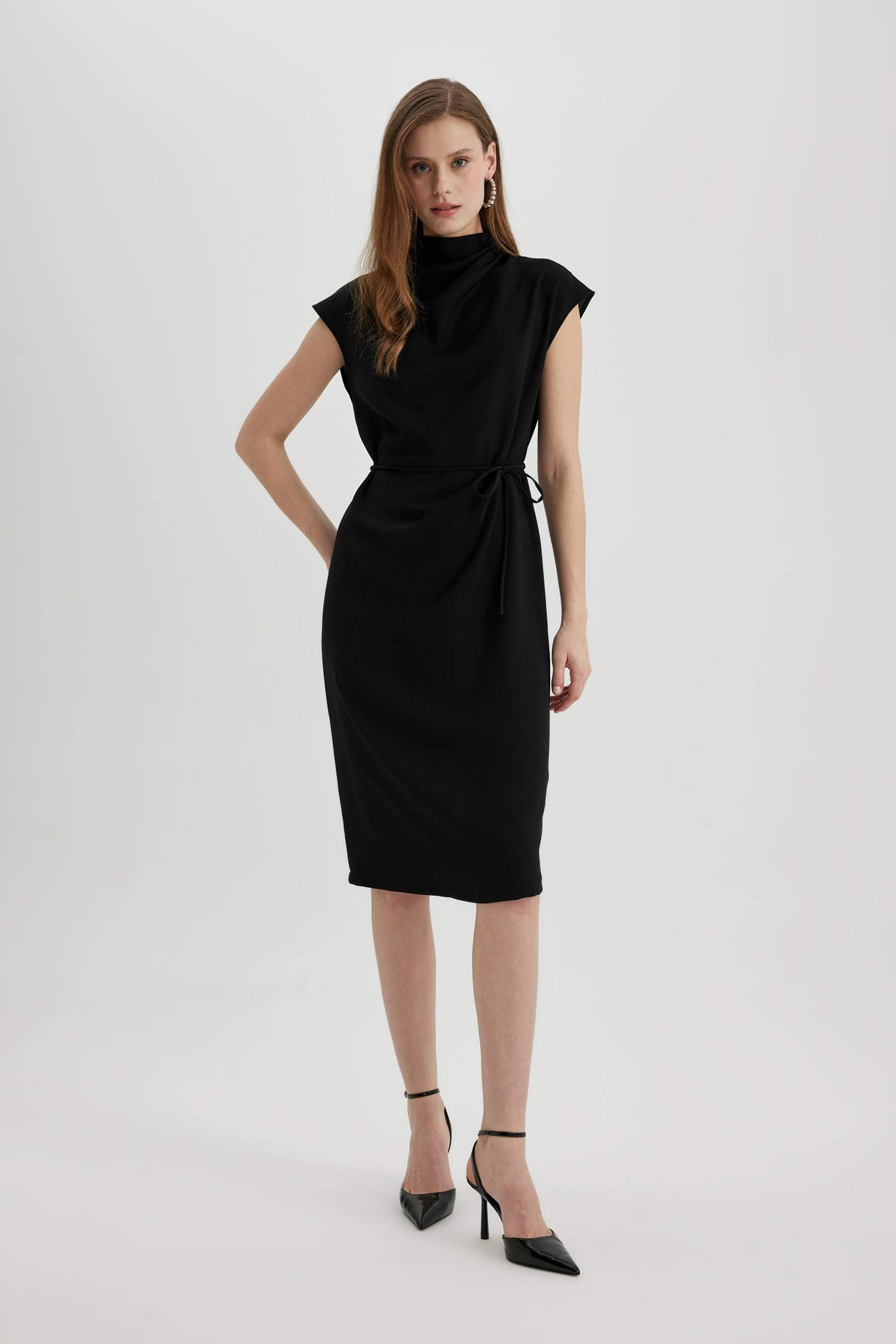 Straight Fit Crepe Sleeveless Midi Dress
