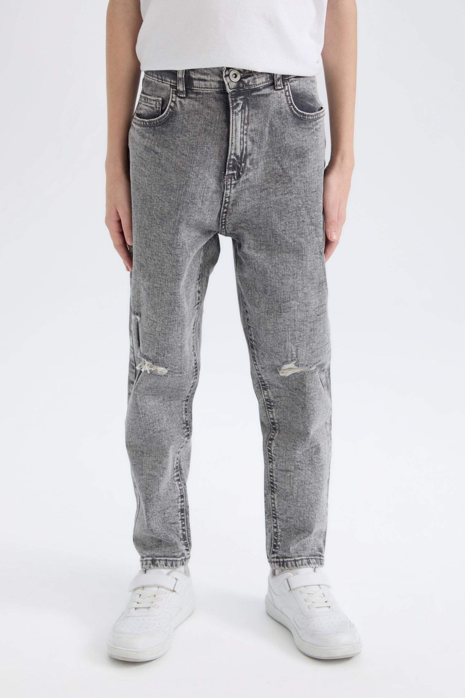 Boy Balloon Fit Ripped Detailed Straight Leg Jeans